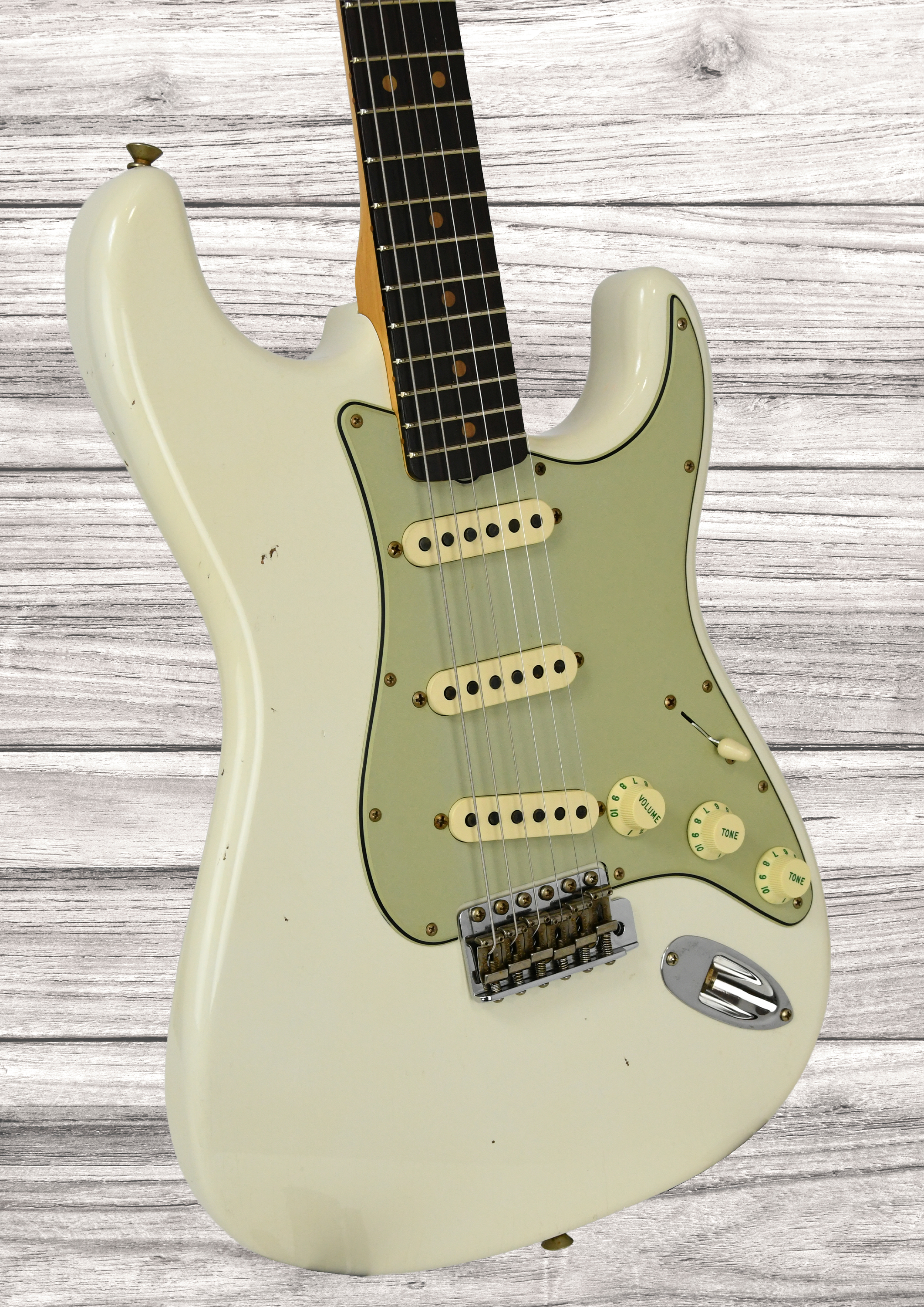 fender-custom-shop-64-stratocasterjourneyman-relic-aged-olympic-white_6931a34512546.jpg