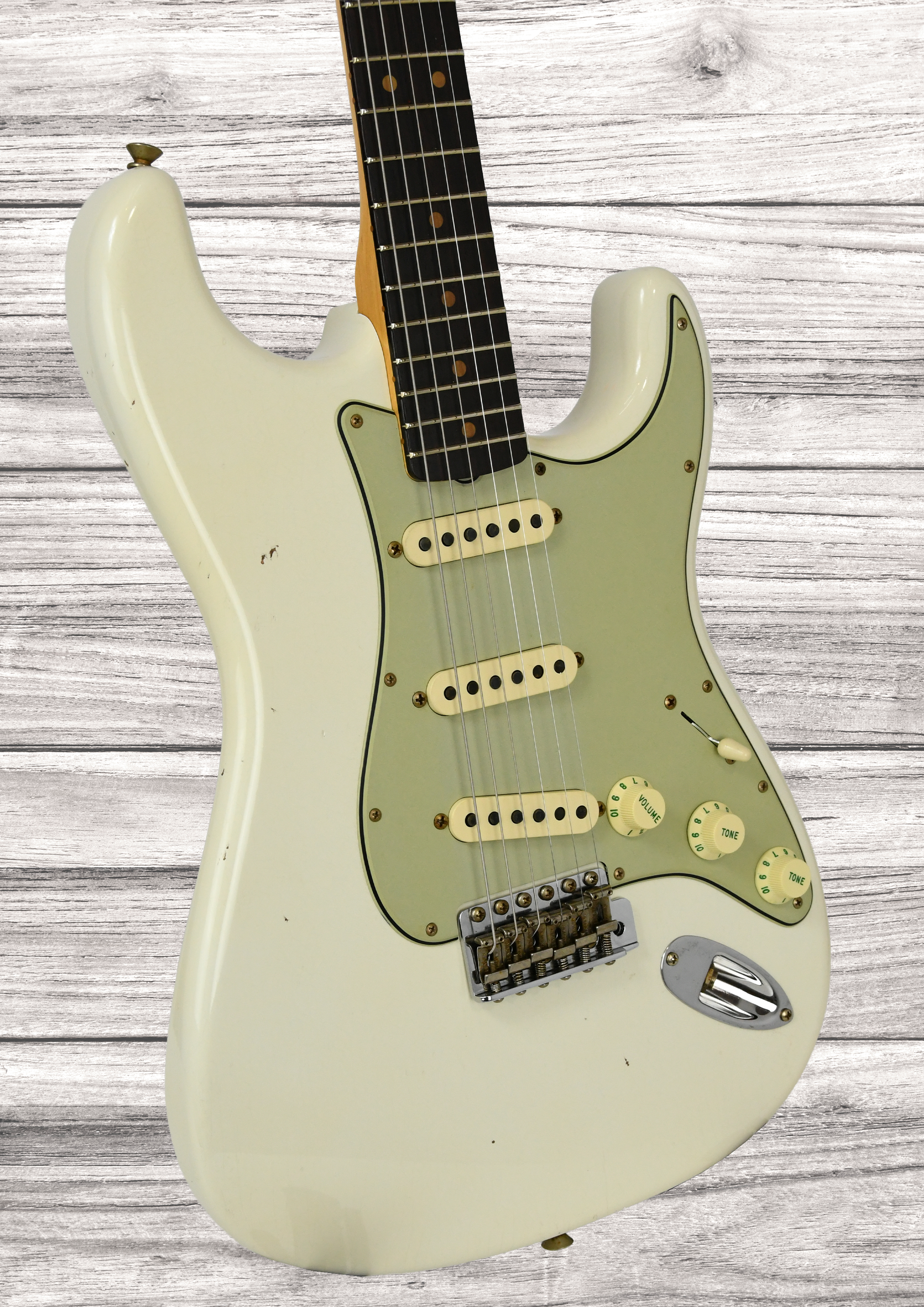 fender-custom-shop-64-stratocasterjourneyman-relic-aged-olympic-white_6931a34512546.png