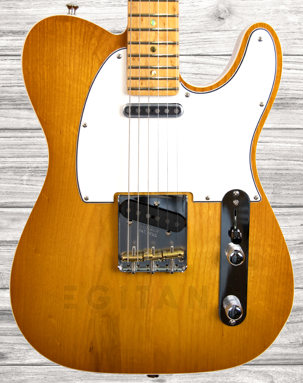 fender-custom-shop-american-custom-telecaster-nos-honey-burst_5f60e1586c2b3.jpg