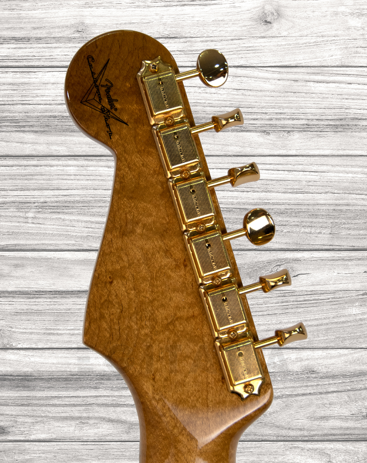 fender-custom-shop-artisan-maple-burl-stratocaster-aged-natural_5f60c66172937.jpg