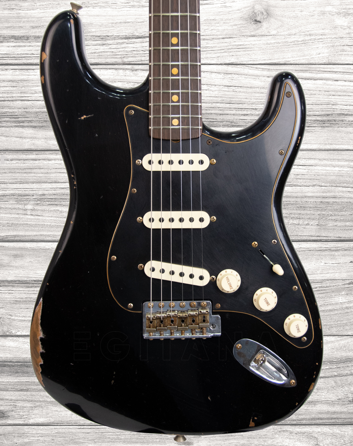 fender-custom-shop-dual-mag-strat-black-roasted-relic-2017-ltd_5f60da1d623f1.jpg