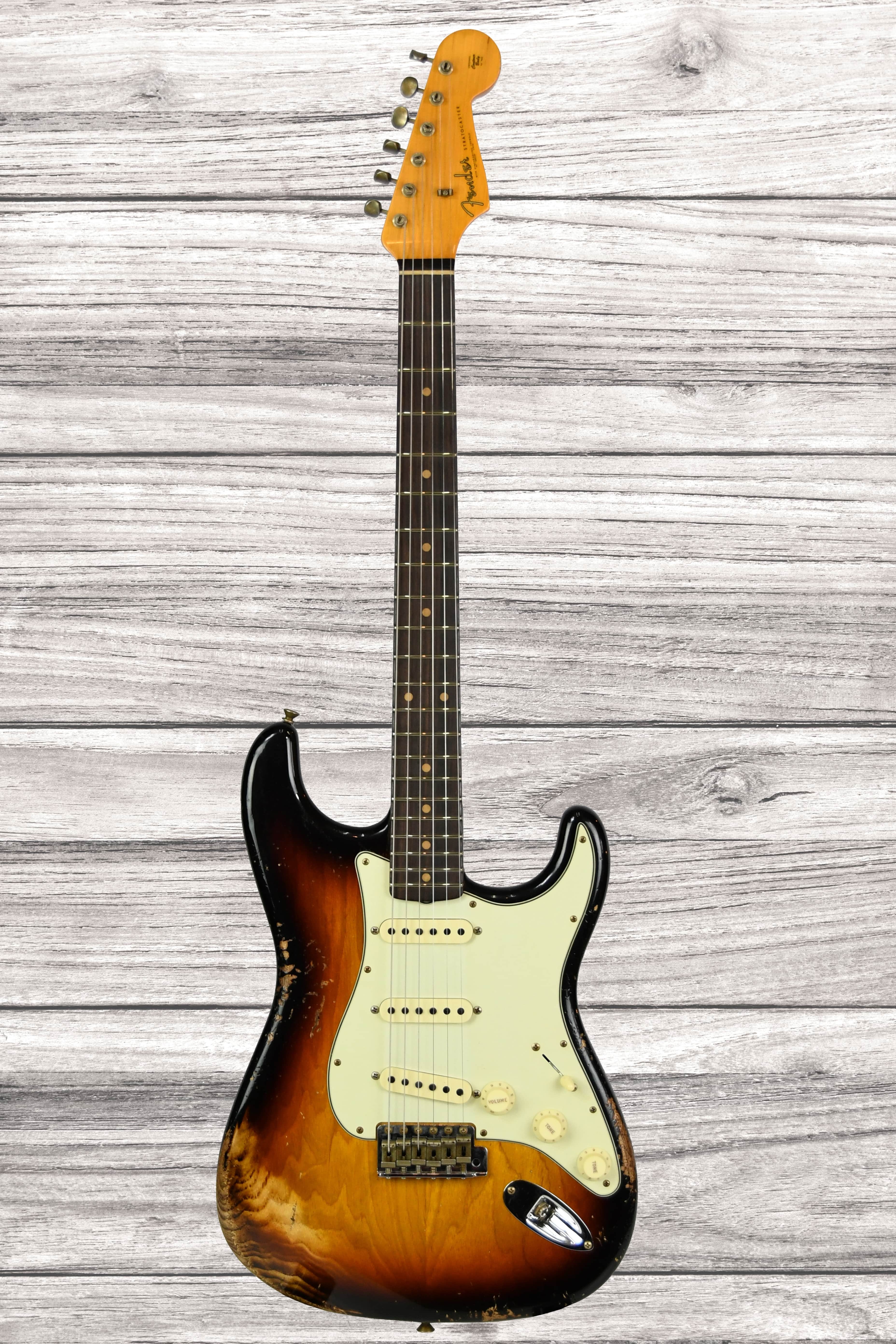 fender-custom-shop-lim-ed-62-strat-heavy-relic-faded-3-color-sunburst_66d7336092529.jpg