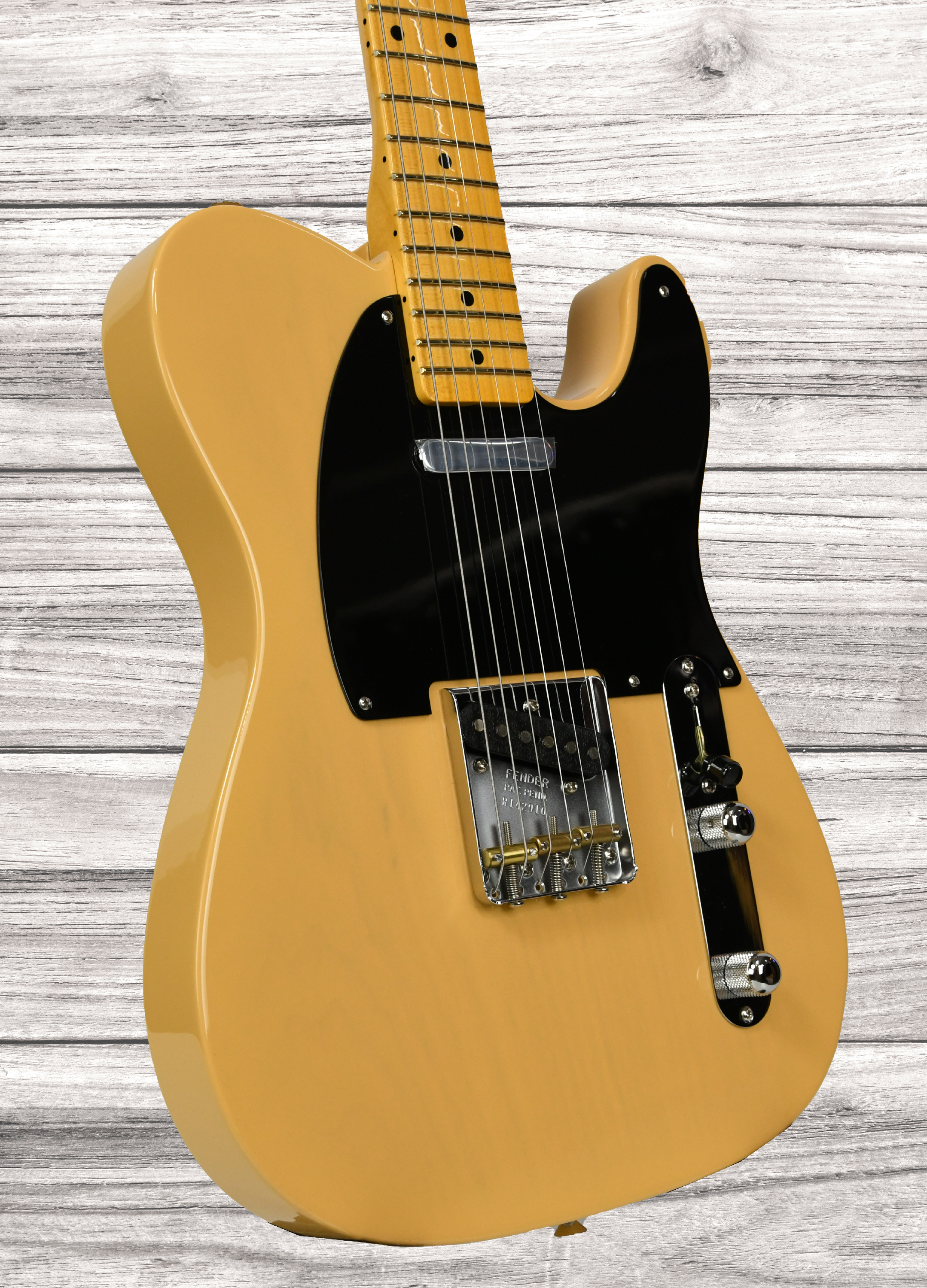 fender-custom-shop-limited-edition-54-telecaster-nocaster-blonde_69317658cd141.jpg