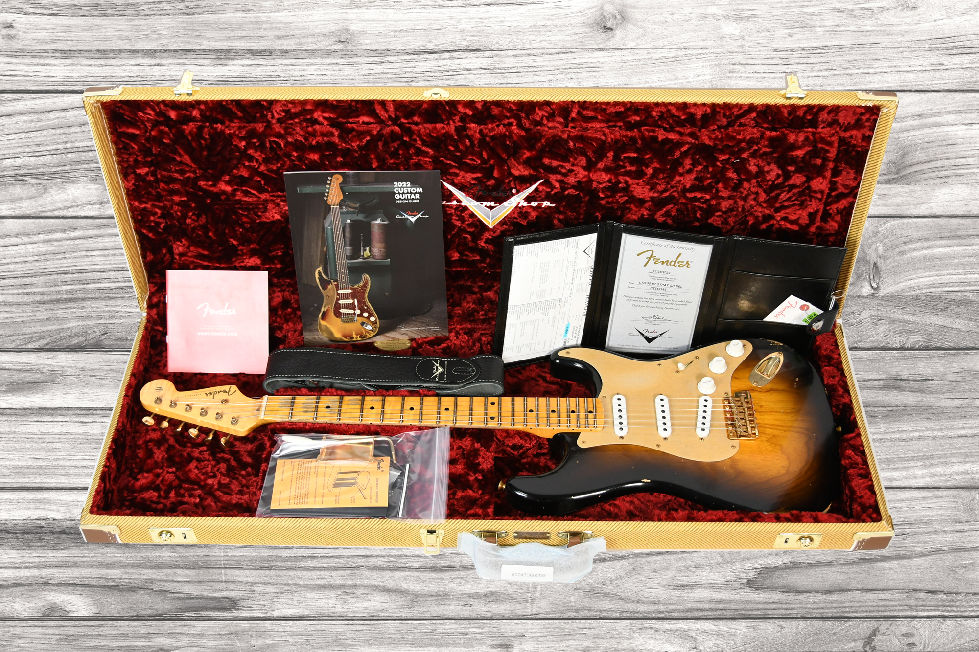 fender-custom-shop-limited-edition-55-bone-tone-relic-2a-flame-maple-fingerboard-wide-fade-2-color-sunburst-gold-hardware_641d8876de53d.png