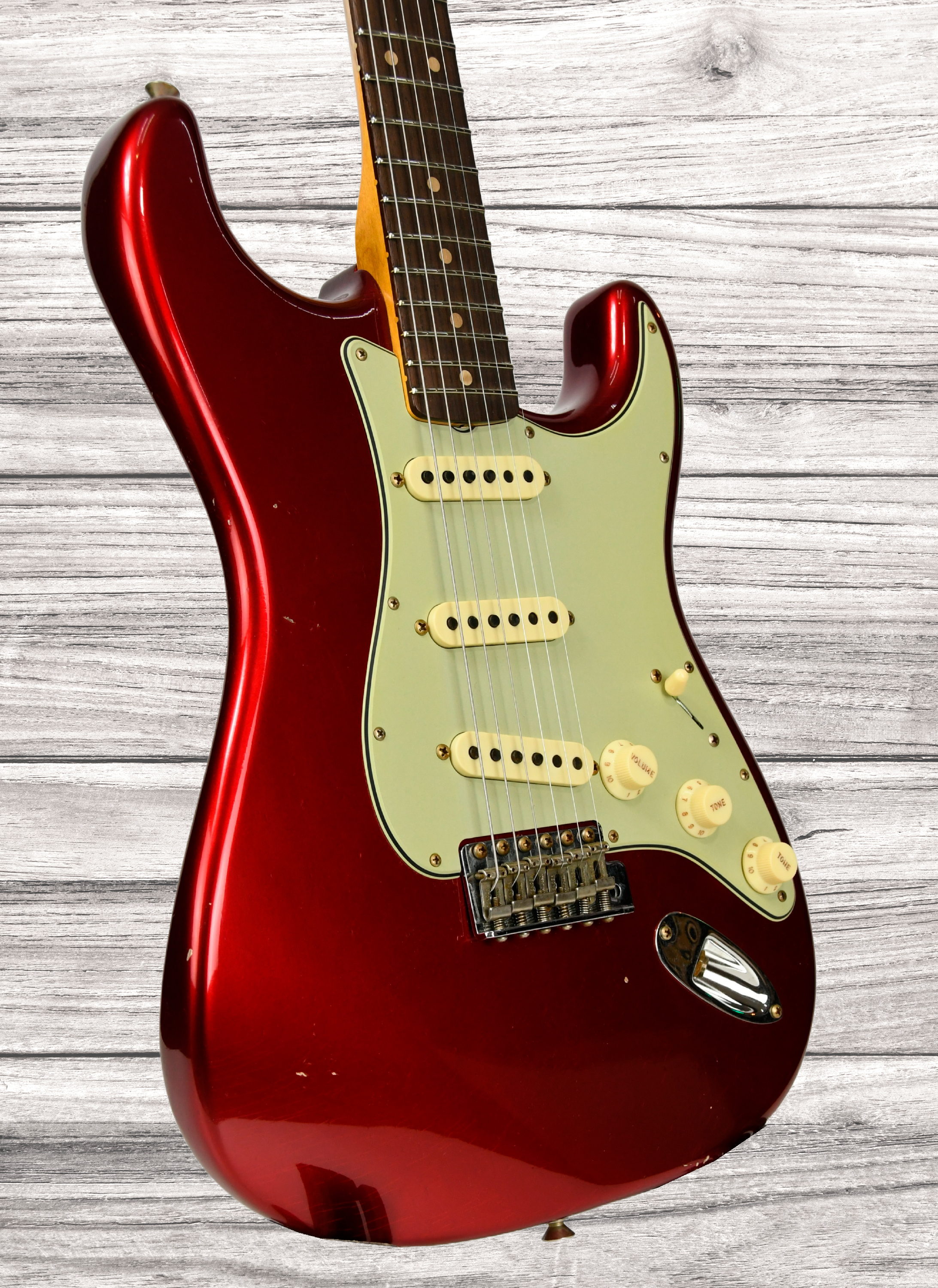 fender-custom-shop-limited-edition-56-strat-maple-neck-super-heavy-relic-candy-apple-red_68b05df7d2d54.jpg