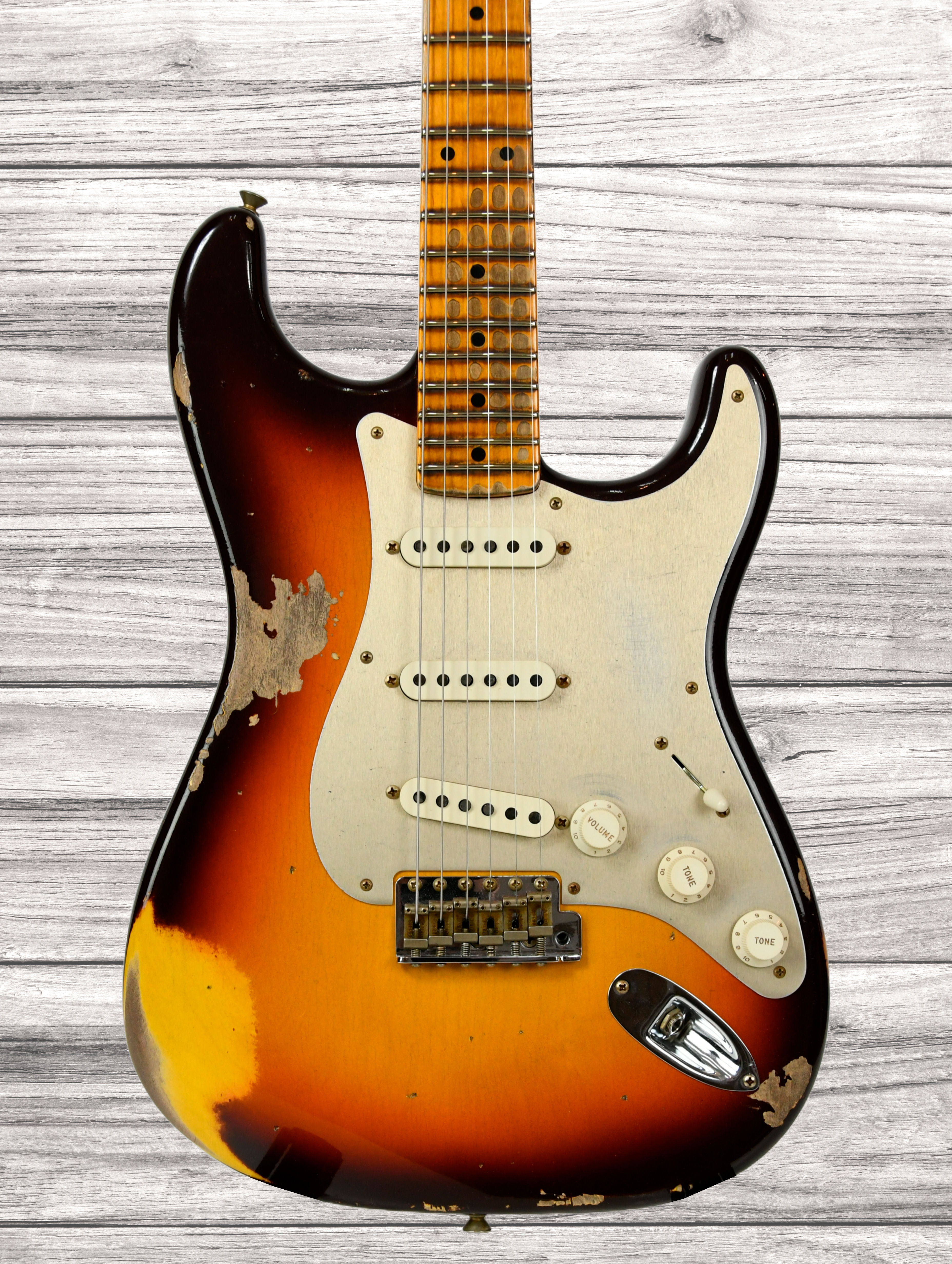 fender-custom-shop-limited-edition-58-strat-heavy-relic-chocolate-3-tone-sunburst_66e3124075c8d.jpg