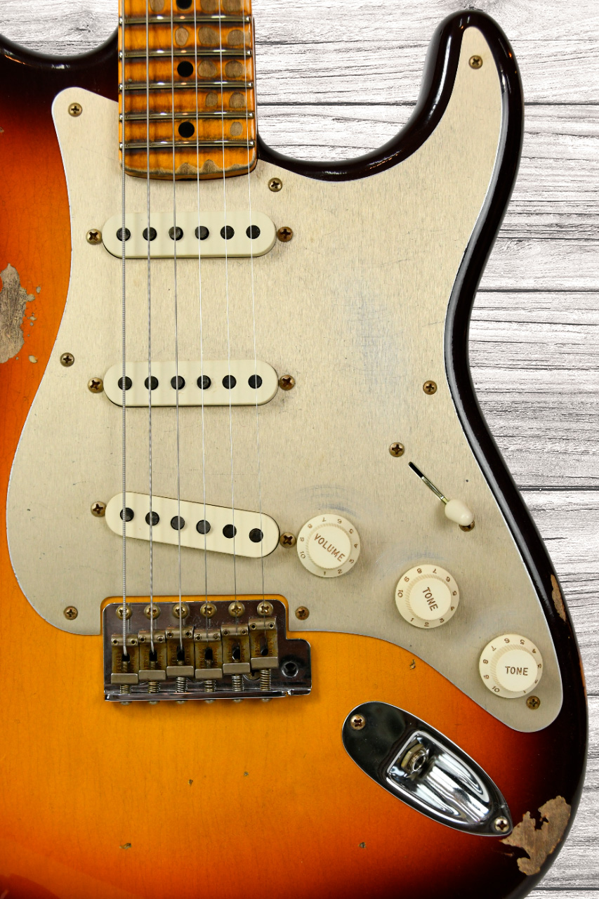 fender-custom-shop-limited-edition-58-strat-heavy-relic-chocolate-3-tone-sunburst_66e312732734f.jpg