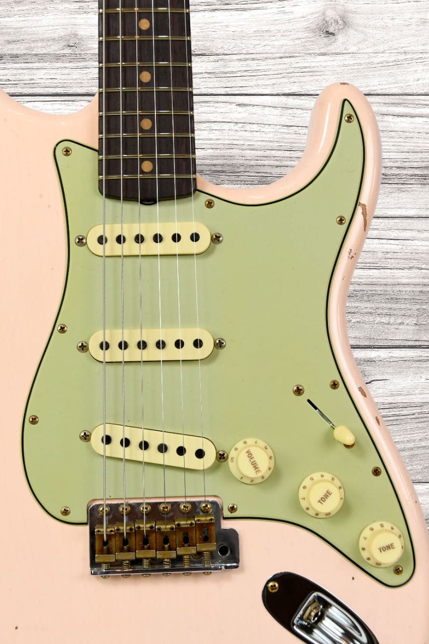 fender-custom-shop-limited-edition-63-strat-relic-super-faded-aged-shell-pink_679364d42171d.jpg