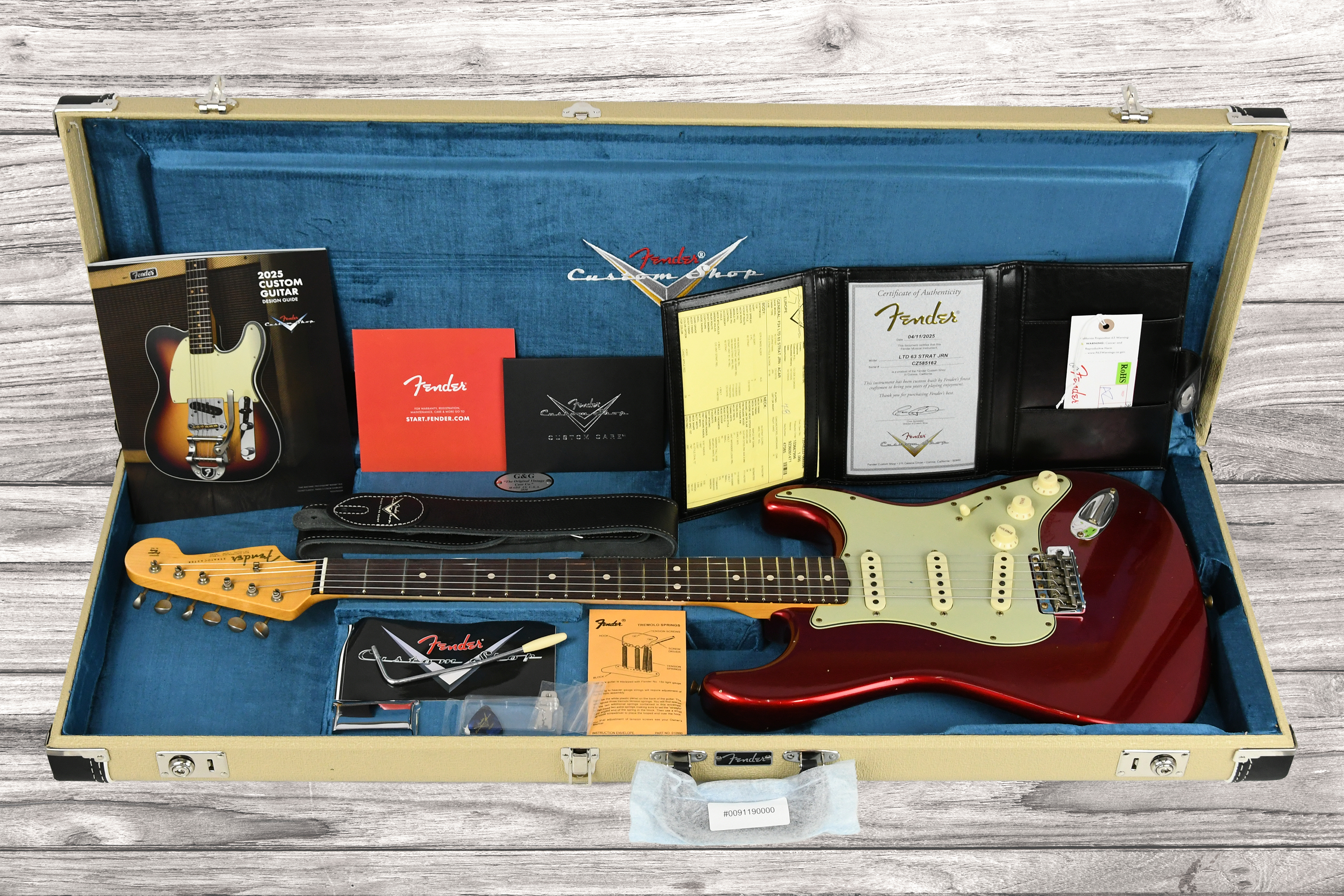 fender-custom-shop-limited-edition-63-stratocaster-journeyman-candy-apple-red_69315d2a3e819.jpg