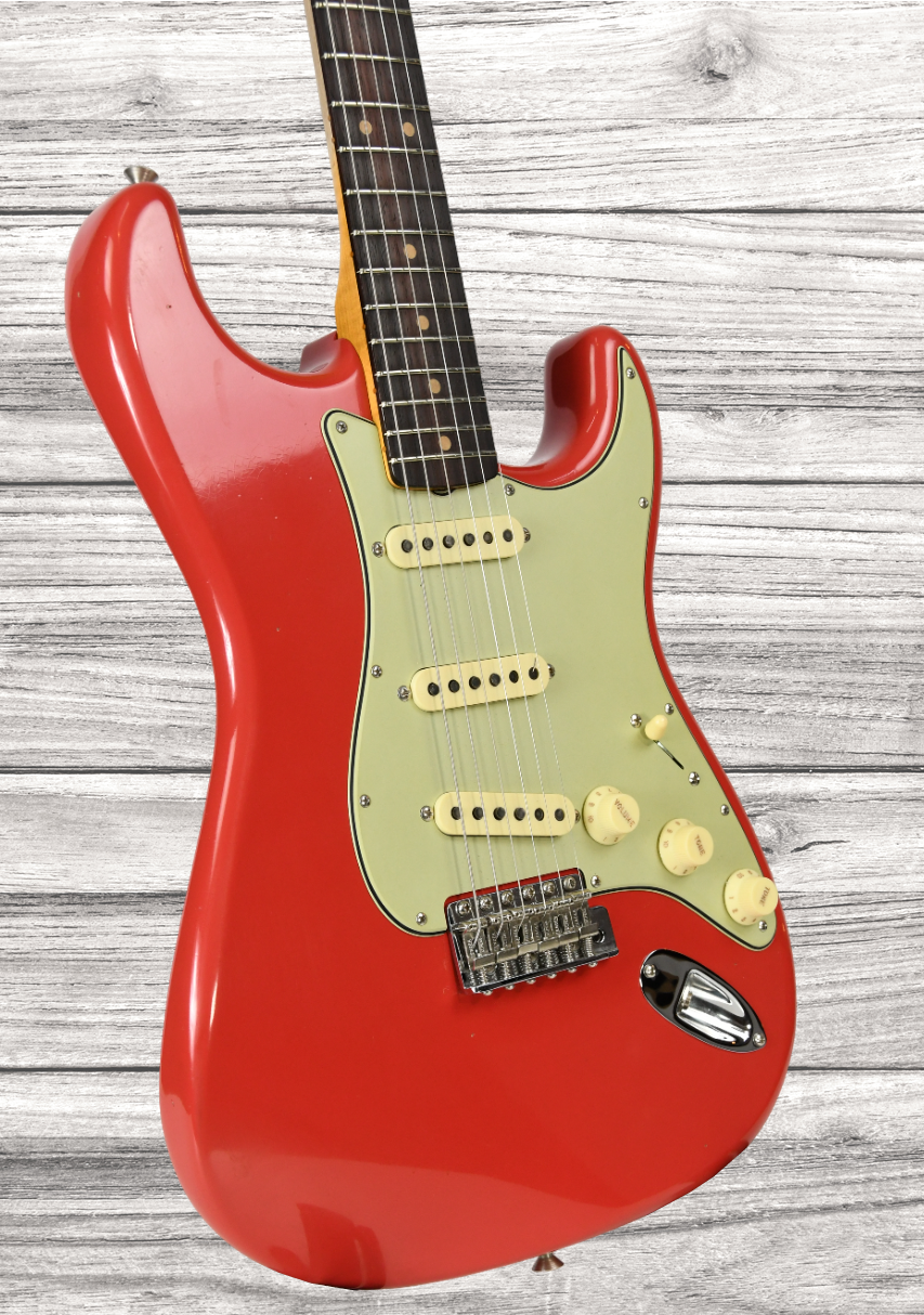 fender-custom-shop-limited-edition-63-stratocaster-journeyman-relic-aged-fiesta-red_66018714645a3.png