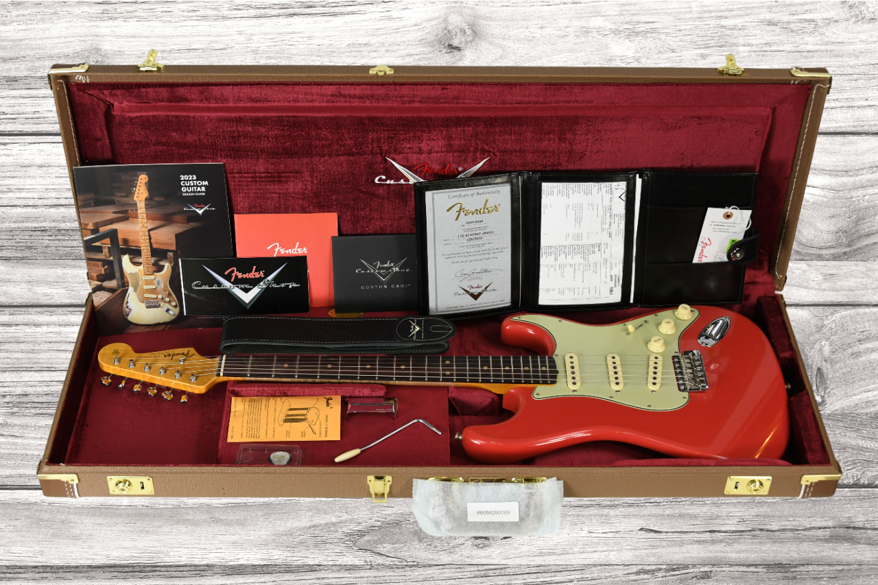 fender-custom-shop-limited-edition-63-stratocaster-journeyman-relic-aged-fiesta-red_6601872cd2b81.png