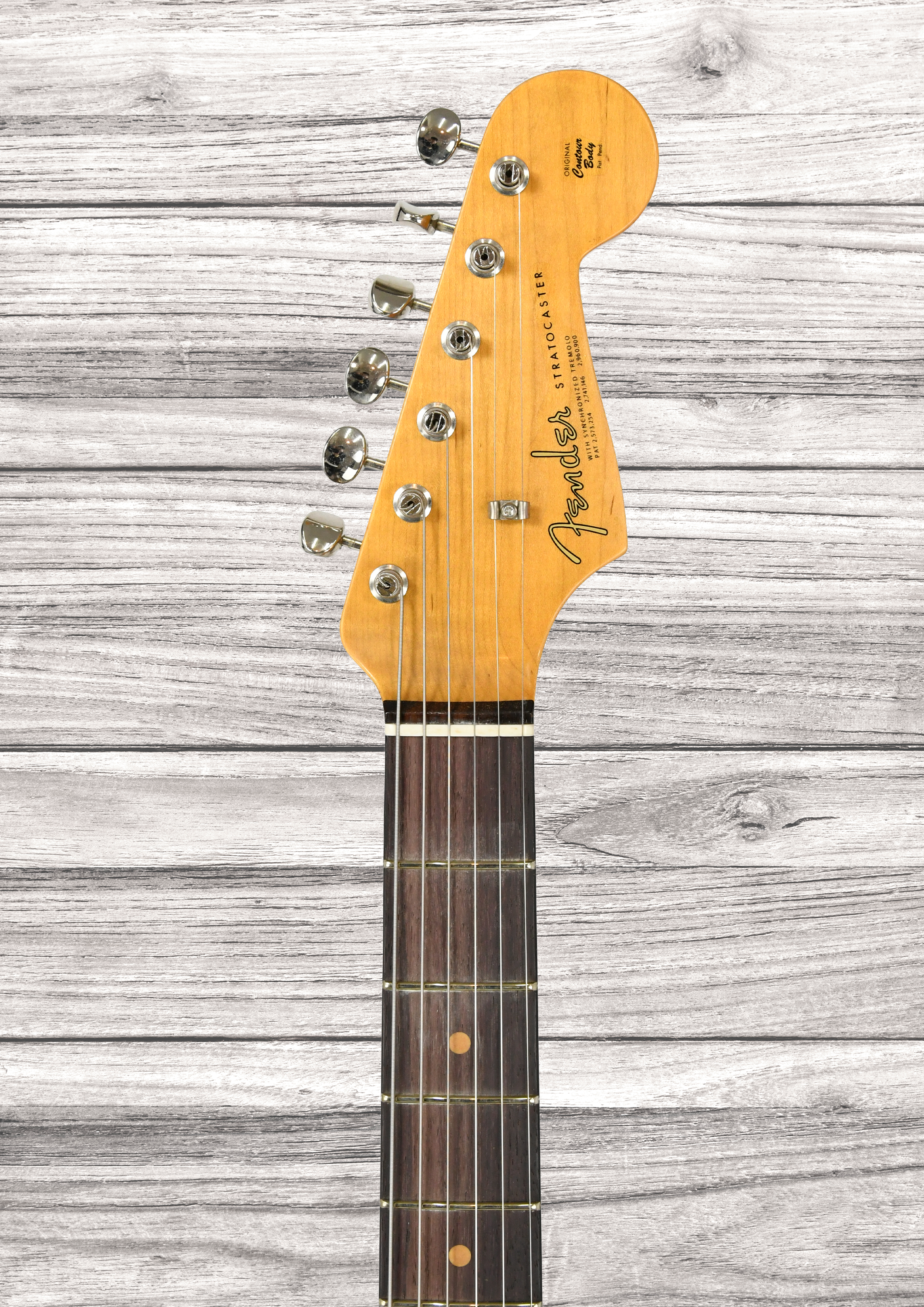 fender-custom-shop-limited-edition-63-stratocaster-journeyman-relic-aged-fiesta-red_694ab73a68295.png