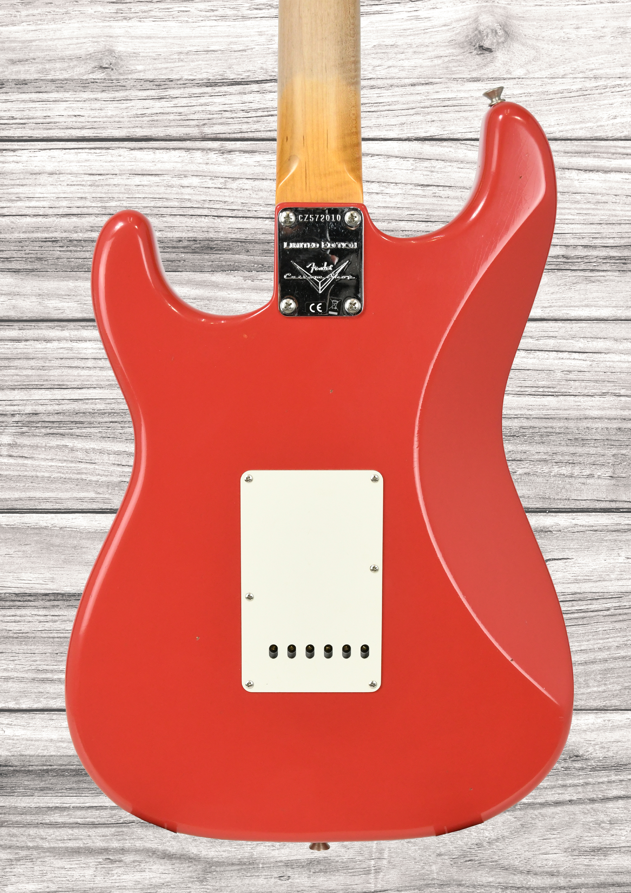 fender-custom-shop-limited-edition-63-stratocaster-journeyman-relic-aged-fiesta-red_694ab74184ba6.jpg