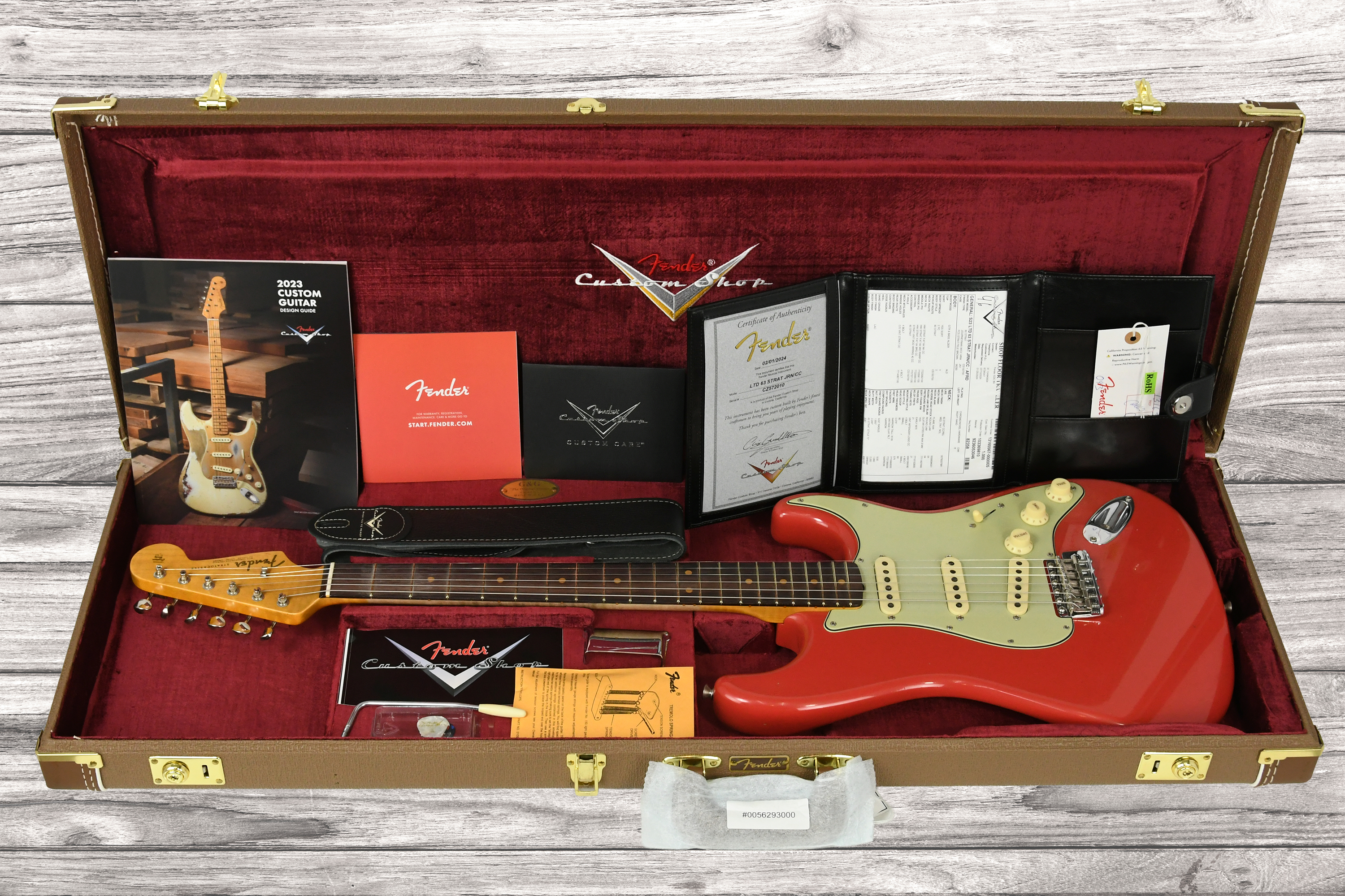 fender-custom-shop-limited-edition-63-stratocaster-journeyman-relic-aged-fiesta-red_694ab7488b6b3.jpg