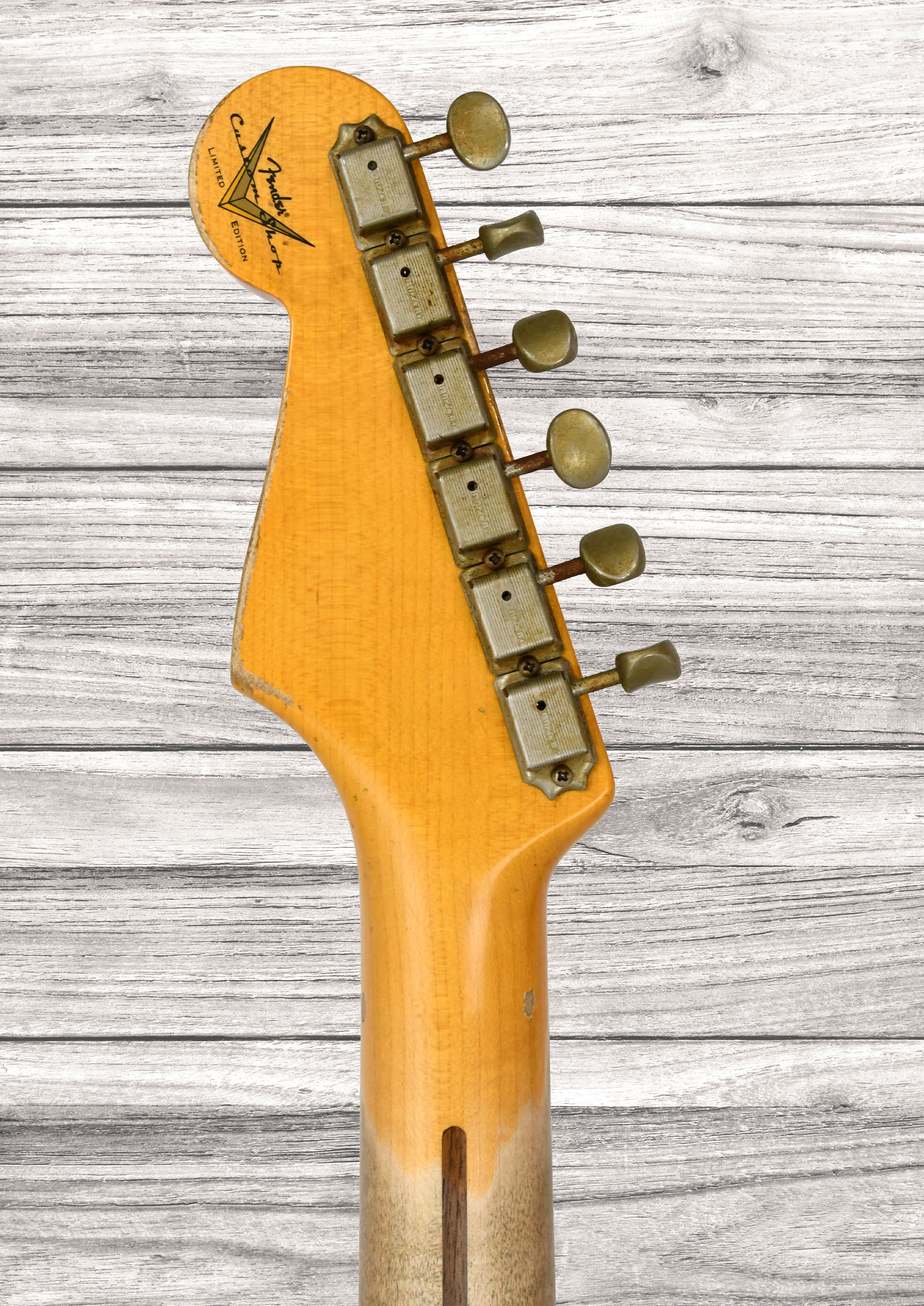 fender-custom-shop-limited-edition-70th-anniversary-54-strat-super-heavy-relic-2-color-sunburst_6932aafb3eec5.png