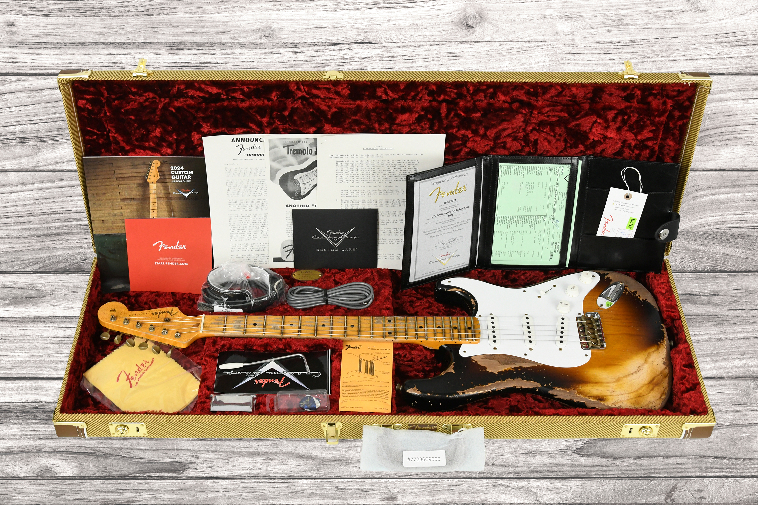 fender-custom-shop-limited-edition-70th-anniversary-54-strat-super-heavy-relic-2-color-sunburst_6932ab0447dac.jpg