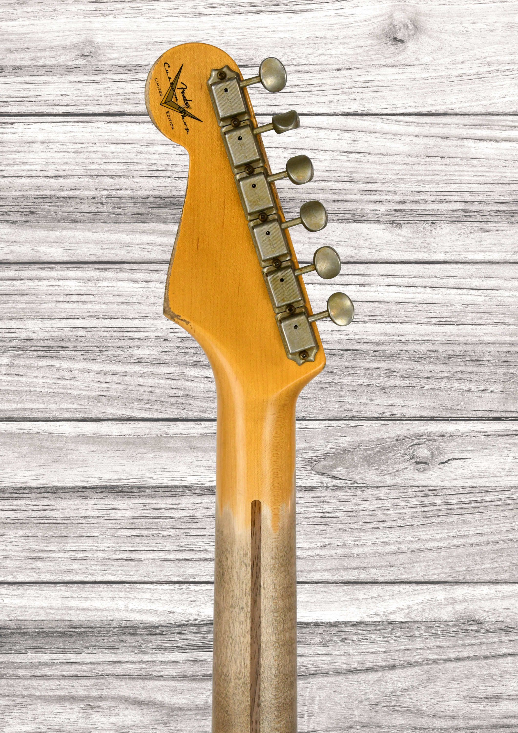fender-custom-shop-limited-edition-70th-anniversary-54-strat-super-heavy-relic-2-color-sunburst_6932ab1c41861.png