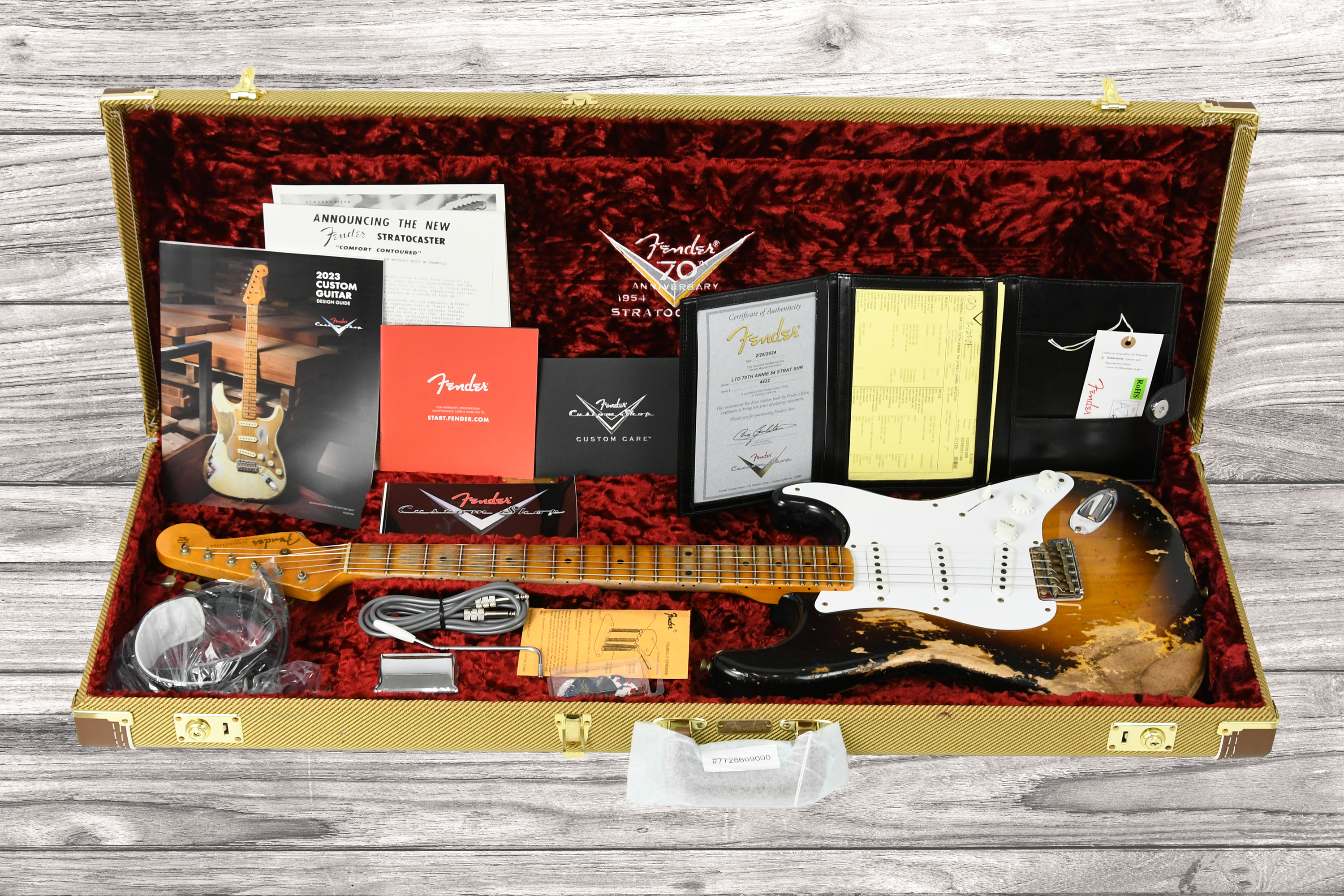 fender-custom-shop-limited-edition-70th-anniversary-54-strat-super-heavy-relic-2-color-sunburst_69691da3a45f8.png