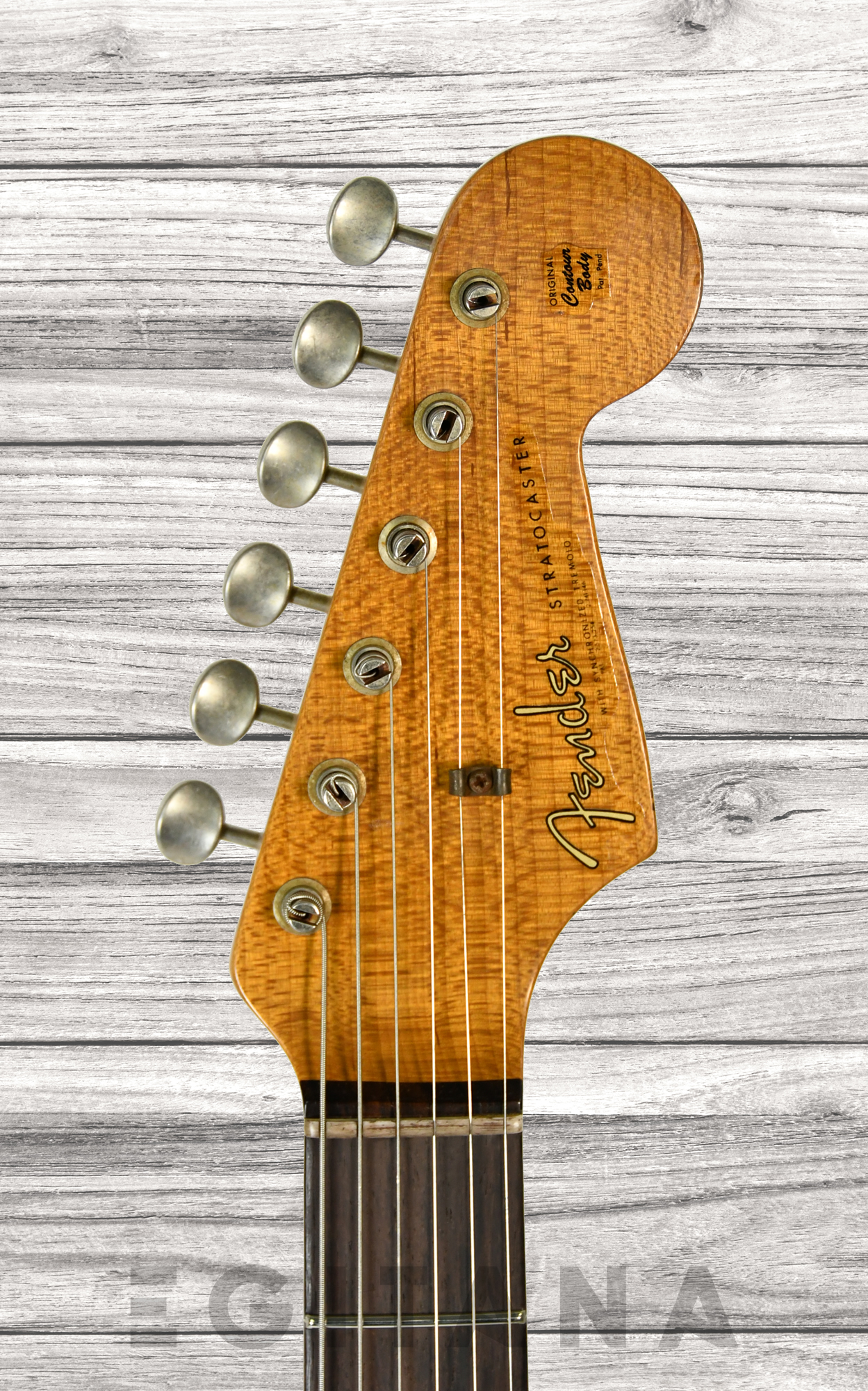 fender-custom-shop-limited-edition-poblano-strat-super-heavy-relic-super-faded-aged-3-color-sunburst_6350276989880.jpg