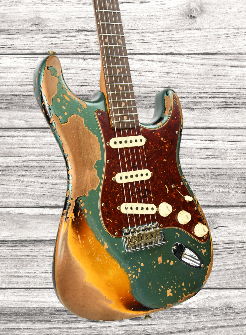 fender-custom-shop-limited-edition-roasted-61-super-heavy-relic-rosewood-fingerboard-sherwood-green-over-sunburst_64b51799020ad.png