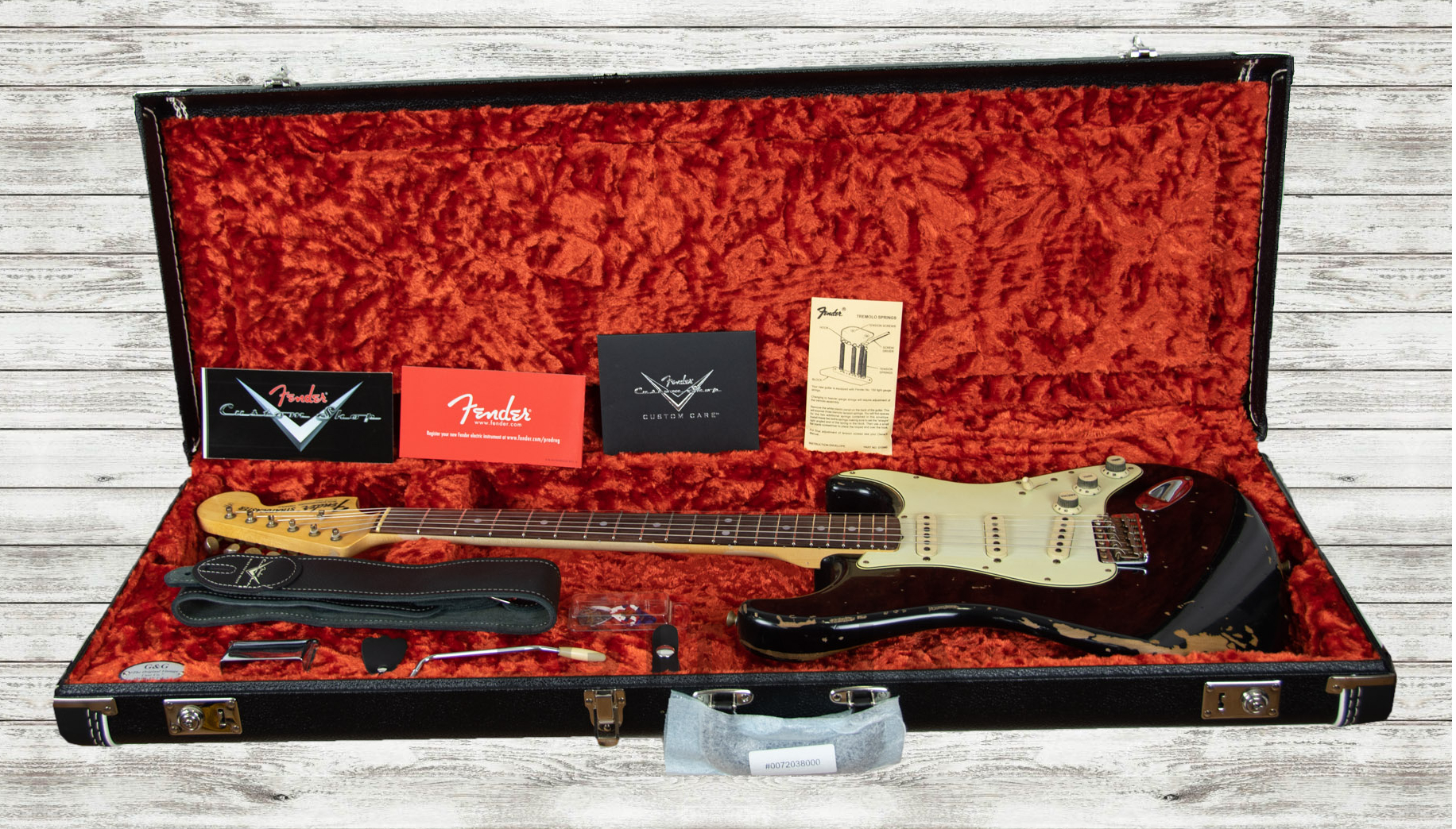 fender-custom-shop-michael-landau-signature-1968-relic-black_60fff93bb001b.jpg