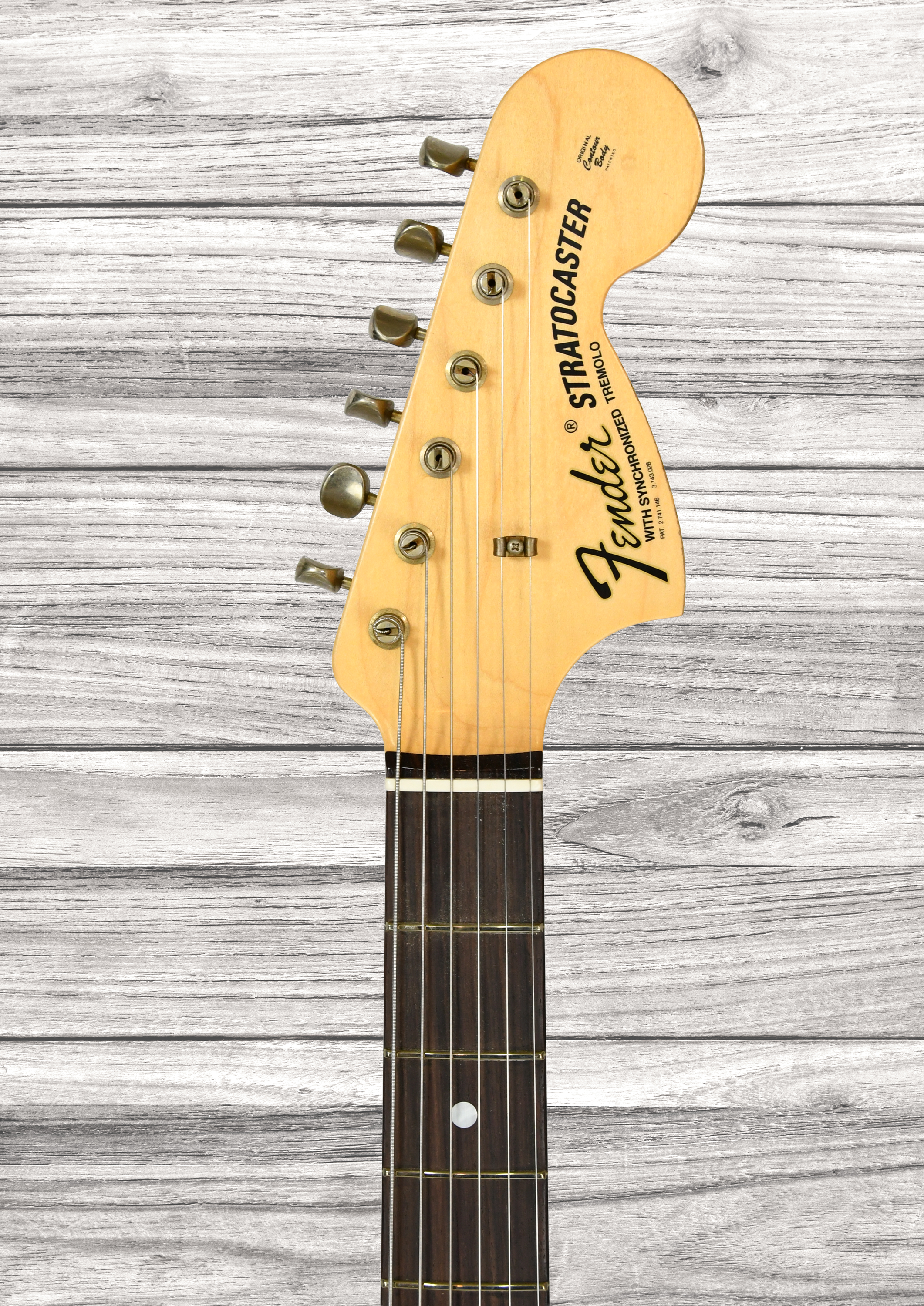 fender-custom-shop-michael-landau-signature-1968-round-laminated-rosewood-bleached-3-color-sunburst_6904f70615b9e.png