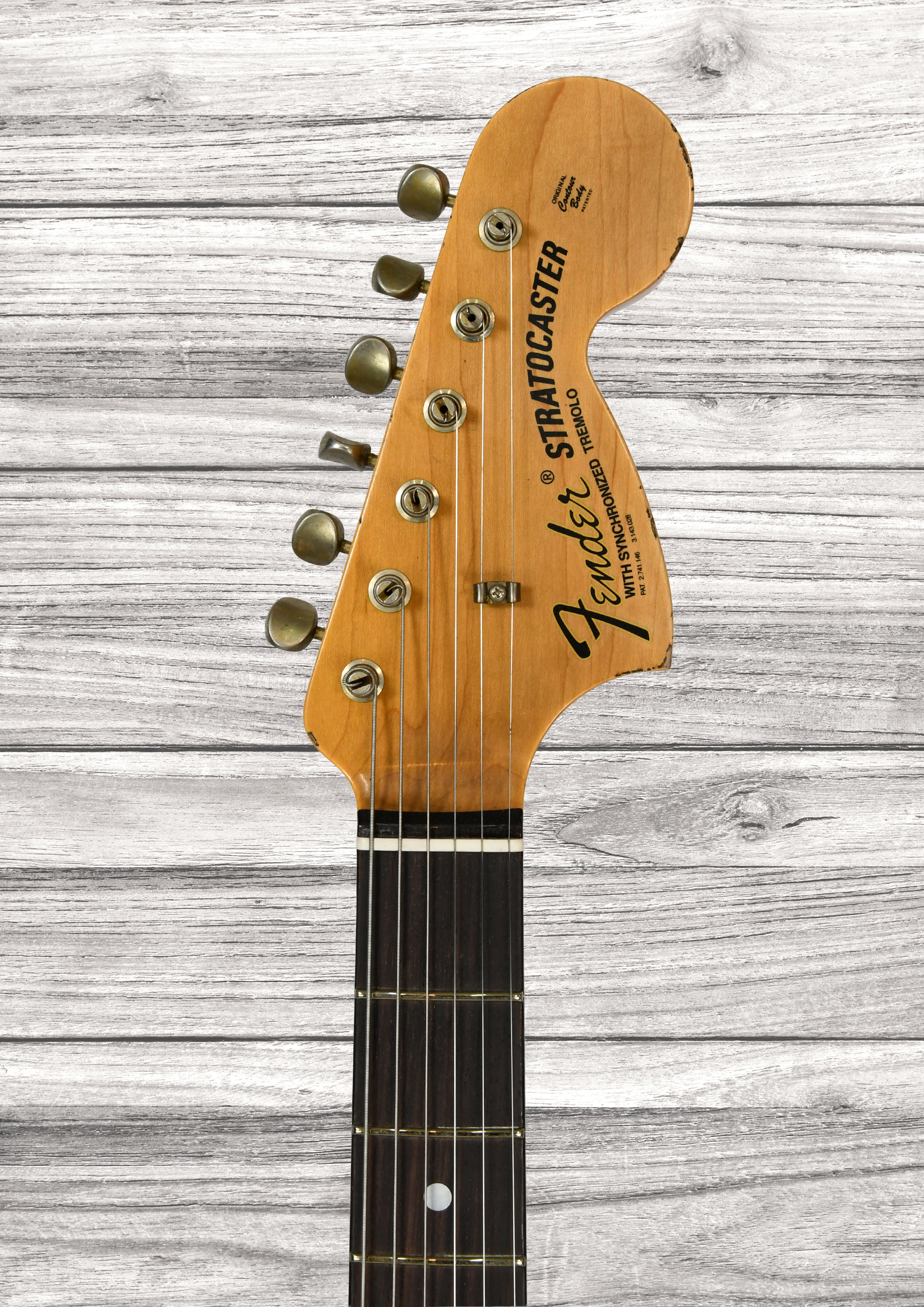 fender-custom-shop-michael-landau-signature-1968-round-laminated-rosewood-bleached-3-color-sunburst_6904f72e4f814.png