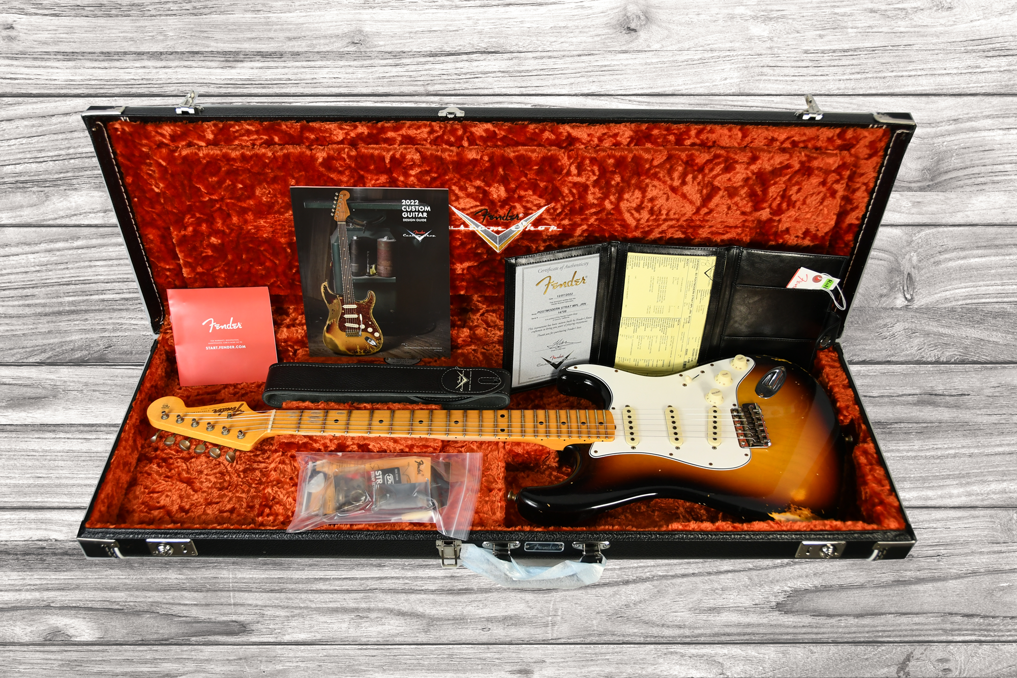 fender-custom-shop-postmodern-strat-mpl-jrn-b3tsb_6426bde433d92.png