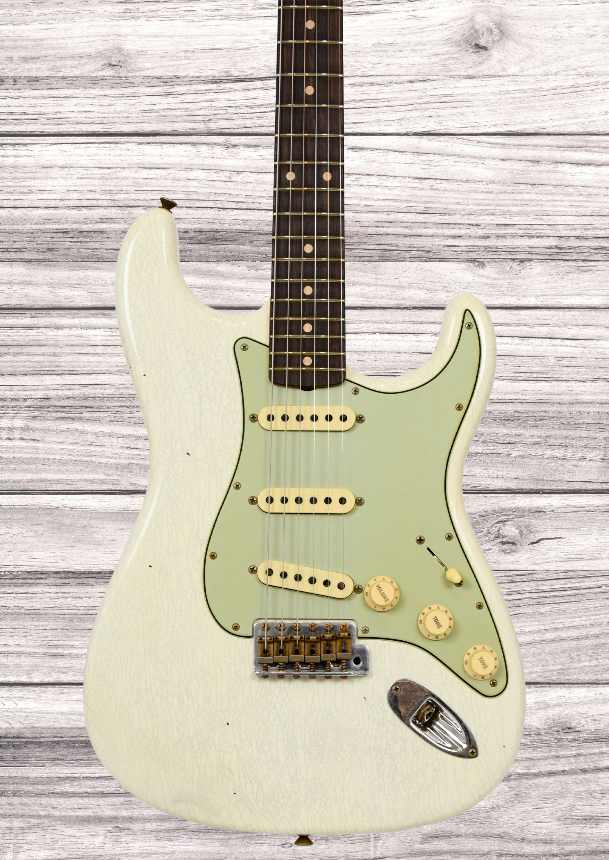 fender-custom-shop-stratocaster-journeyman-relic-aged-olympic-white_6aa11600c5fc9.jpg