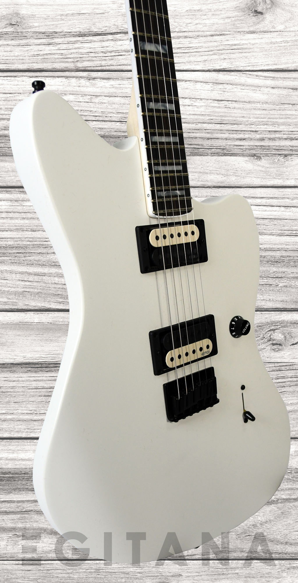 fender-jim-root-jazzmaster-arctwhite_637de7427a118.jpg