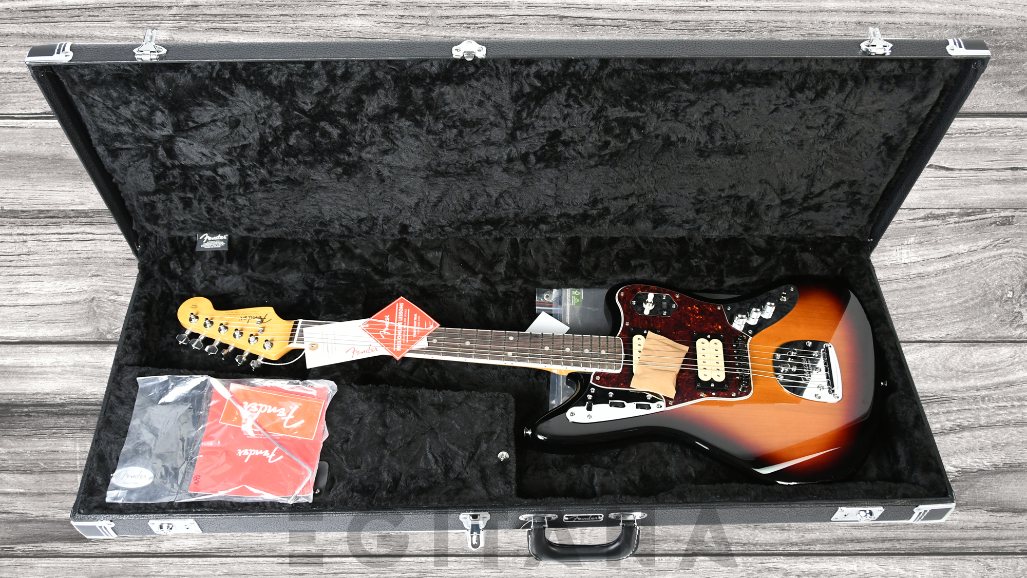 fender-kurt-cobain-jaguar_6375133084f3f.jpg