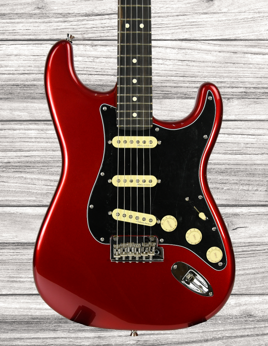 fender-limited-edition-american-professional-ii-ebony-fingerboard-black-headstock-candy-apple-red_65d887969f427.png