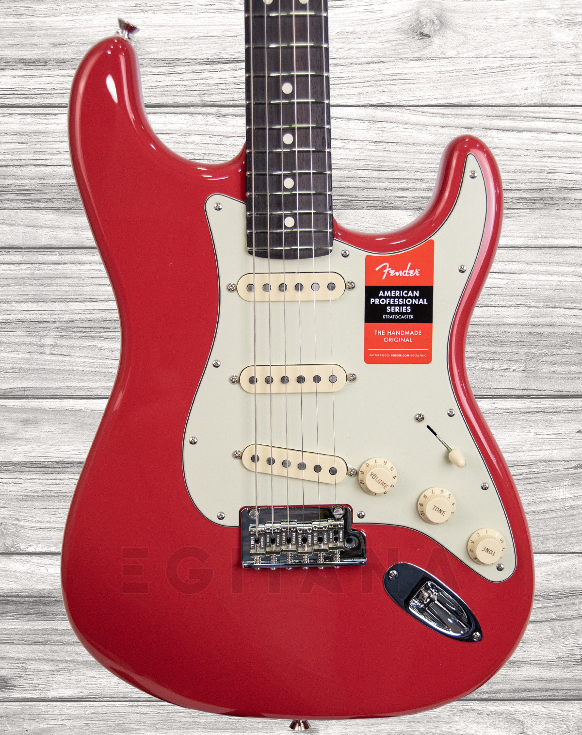 fender-lt-ed-american-pro-stratocaster-rw-fiesta-red_5f60e650eb609.jpg