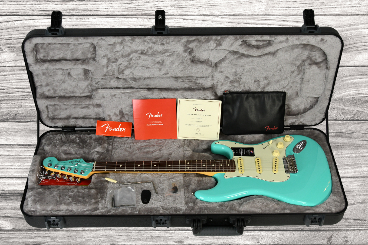 fender-ltd-am-pro-ii-strat-rw-sfg_667998d8d2c80.jpg