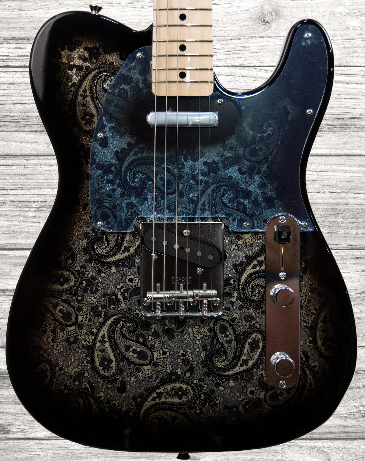 fender-ltd-japan-tele-black-paisley_5f3aad1aacf3d.jpg