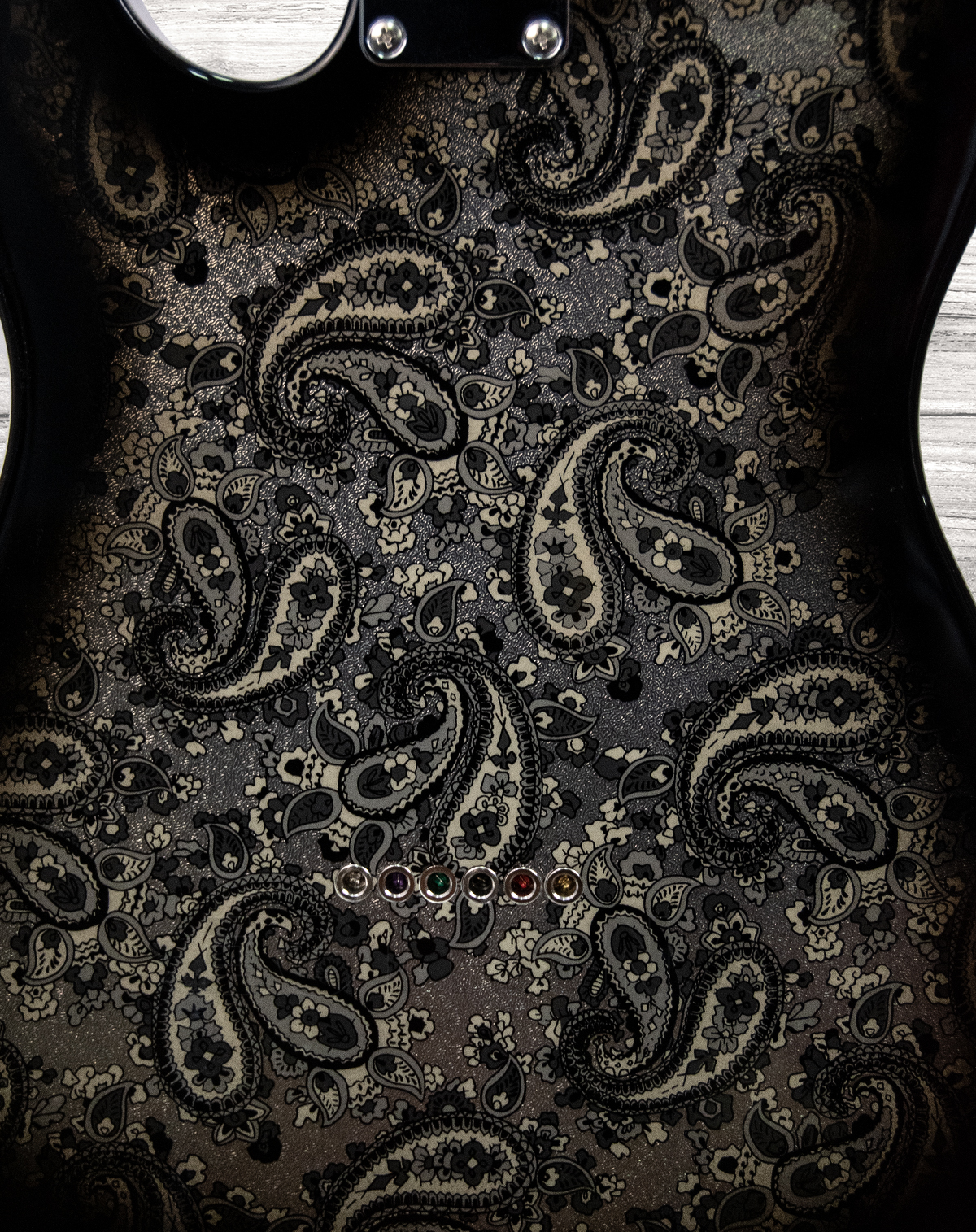 fender-ltd-japan-tele-black-paisley_5f3aad1c3078e.jpg