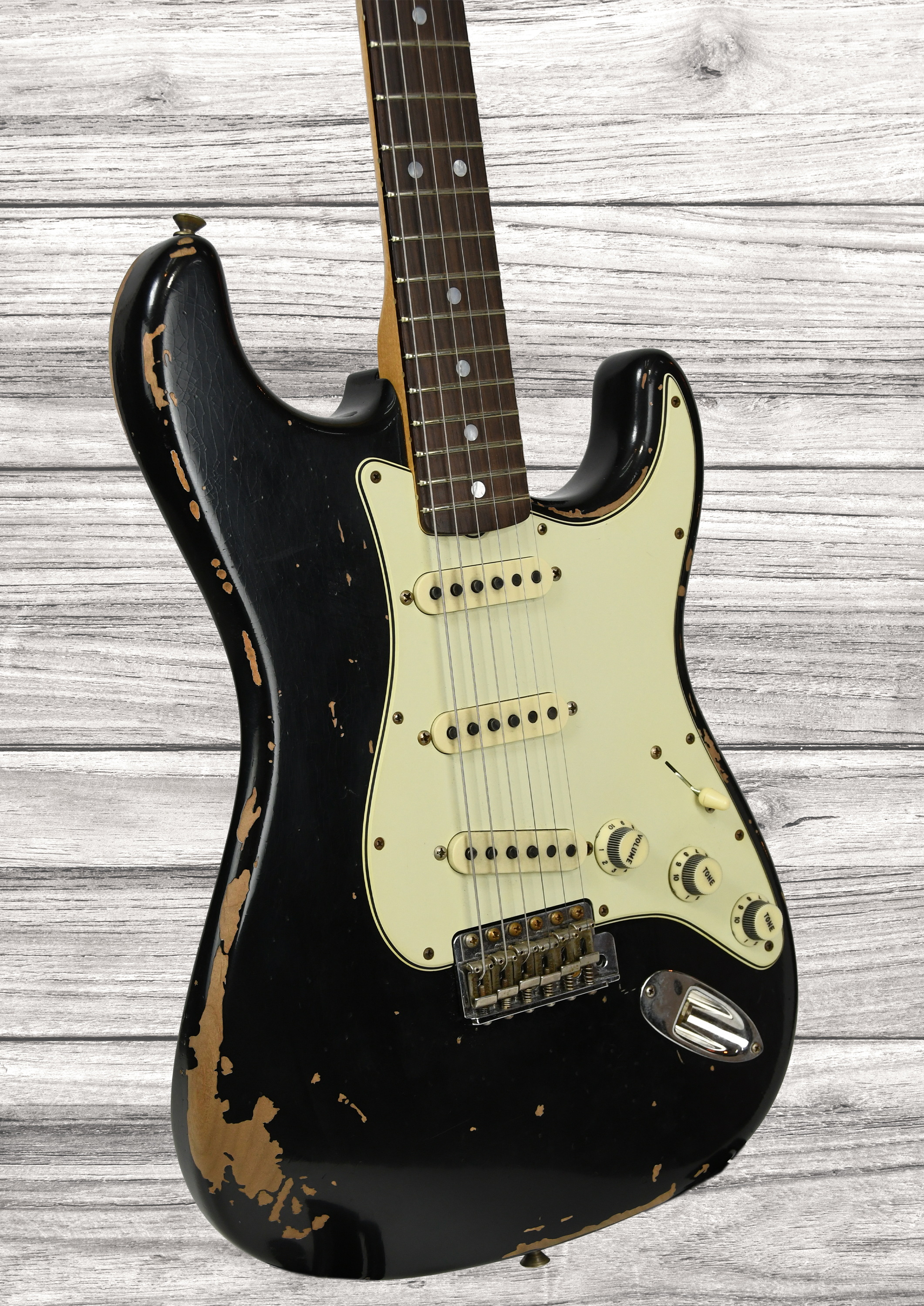 fender-michael-landau-signature-1968-stratocaster-relic-black_68f798e94c920.jpg