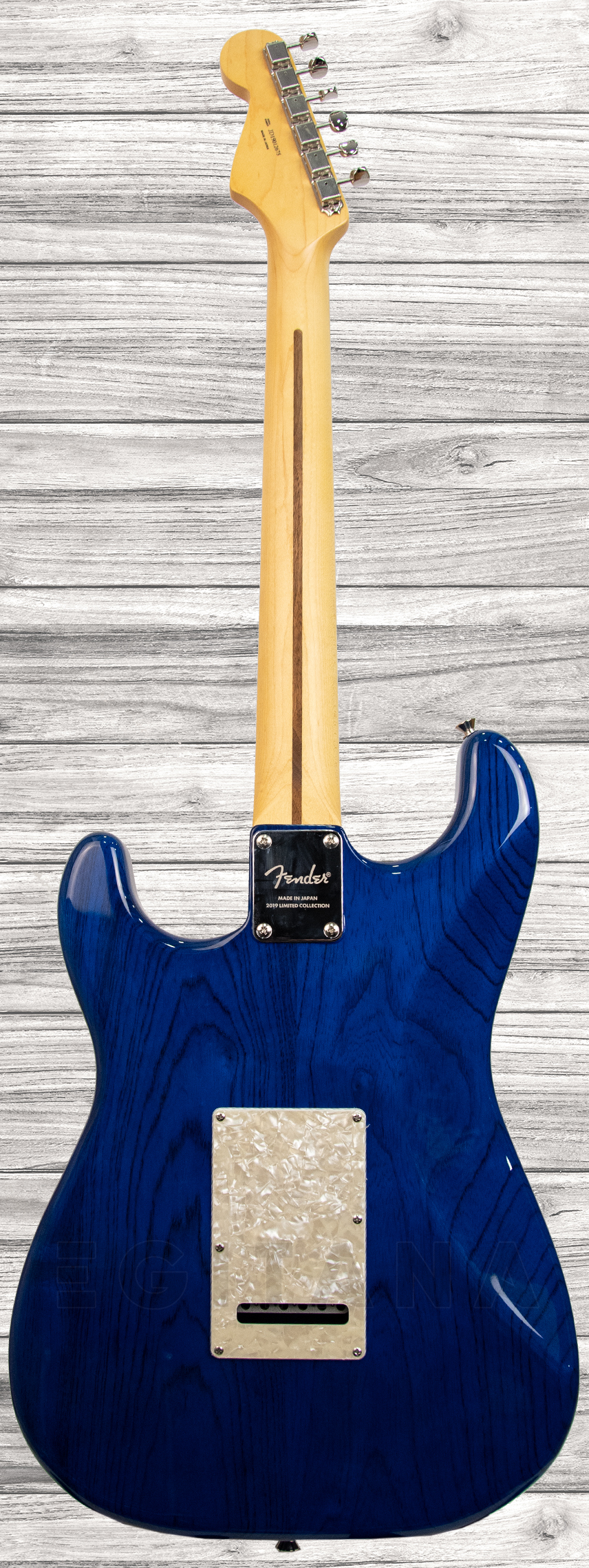 fender-mij-2019-ltd-stratocaster-hss-rw-sapphire-blue-trans_5f3a87c4a8208.jpg