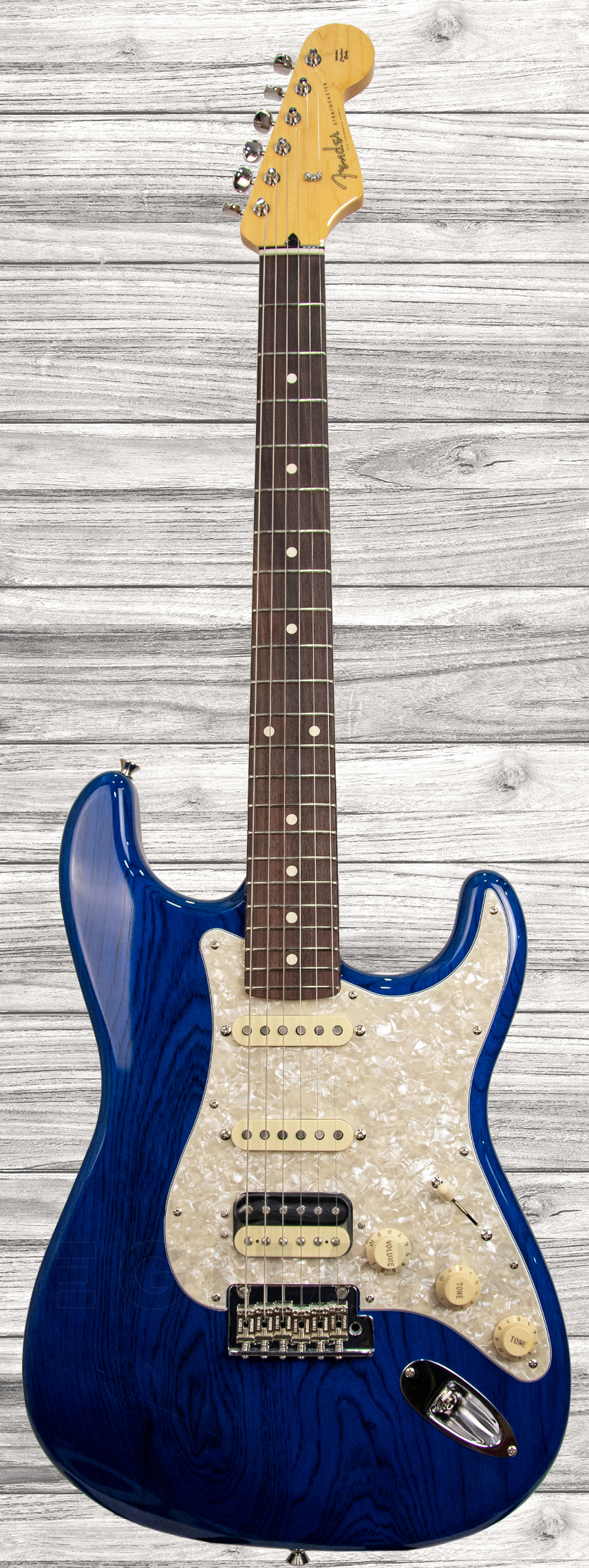 fender-mij-2019-ltd-stratocaster-hss-rw-sapphire-blue-trans_5f3a87c677574.jpg