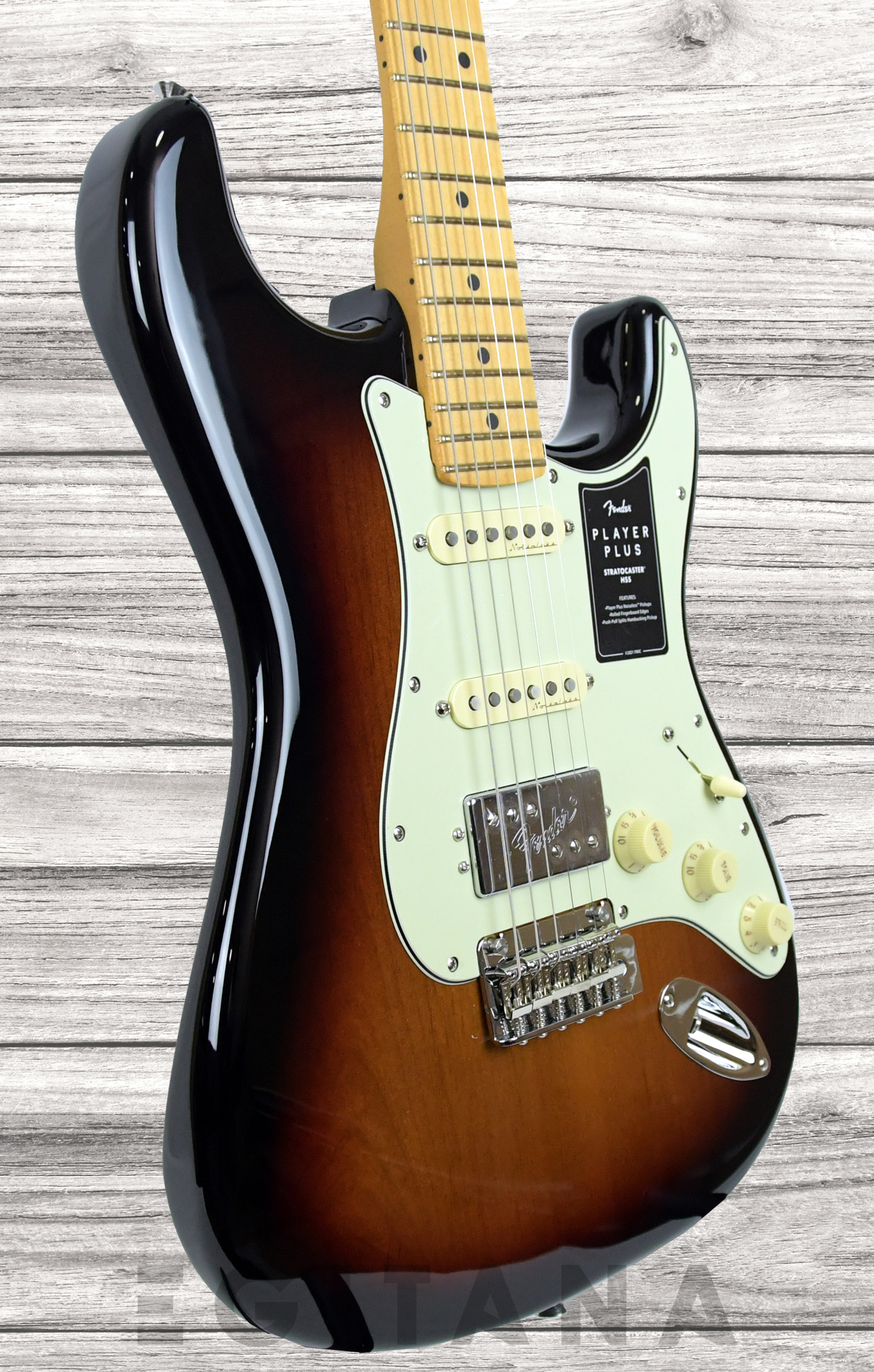 fender-player-plus-hss-3-color-sunburst_61bca35059ec5.jpg