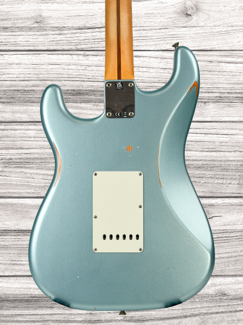 fender-vintera-road-worn-mischief-maker-stratocaster-maple-fingerboard-firemist-silver_66880b213b690.png