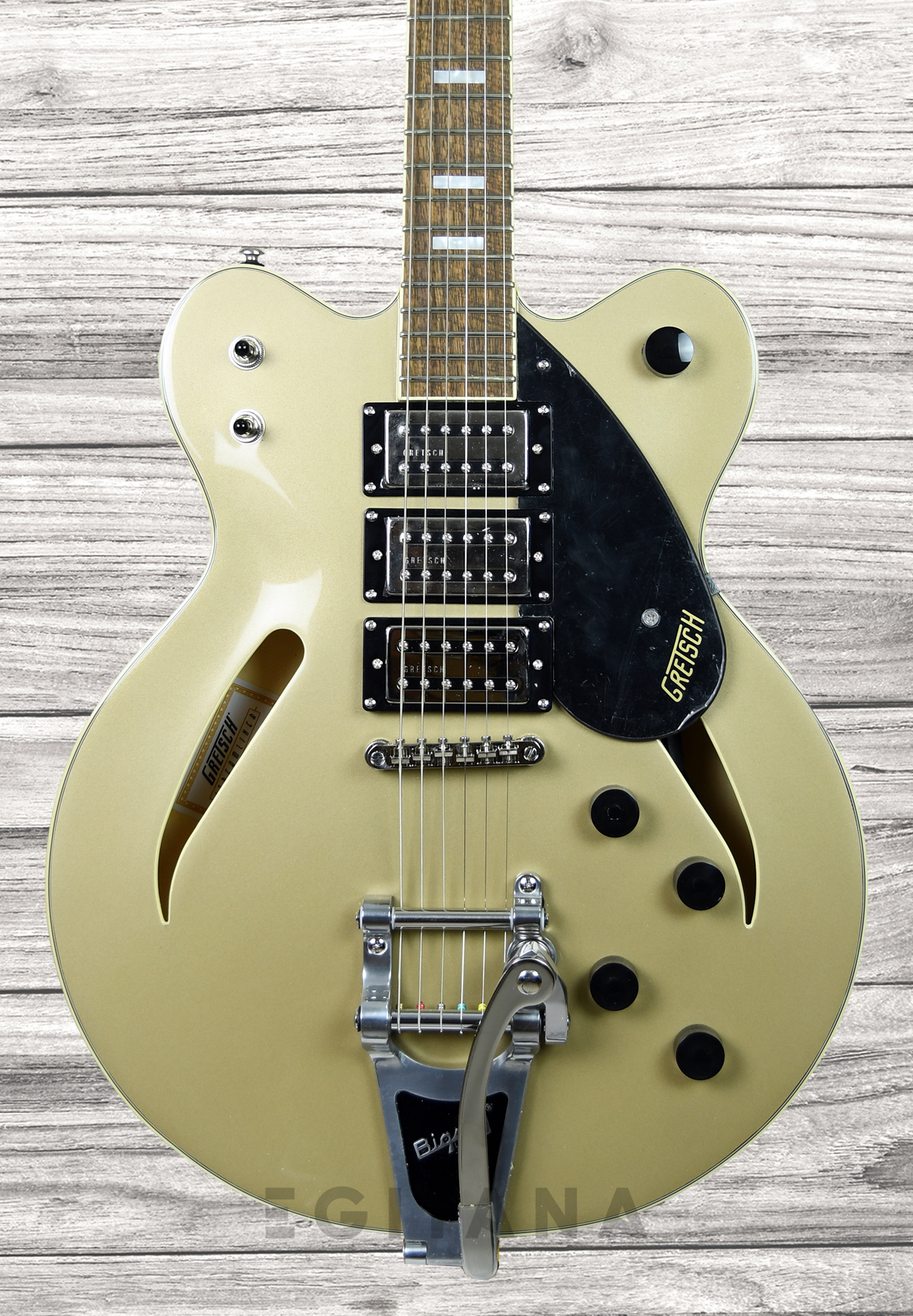 gretsch-g2627t-limited-edition-streamliner-cb-double-cut-bigsby-shoreline-gold_61e2ce110f1f0.jpg