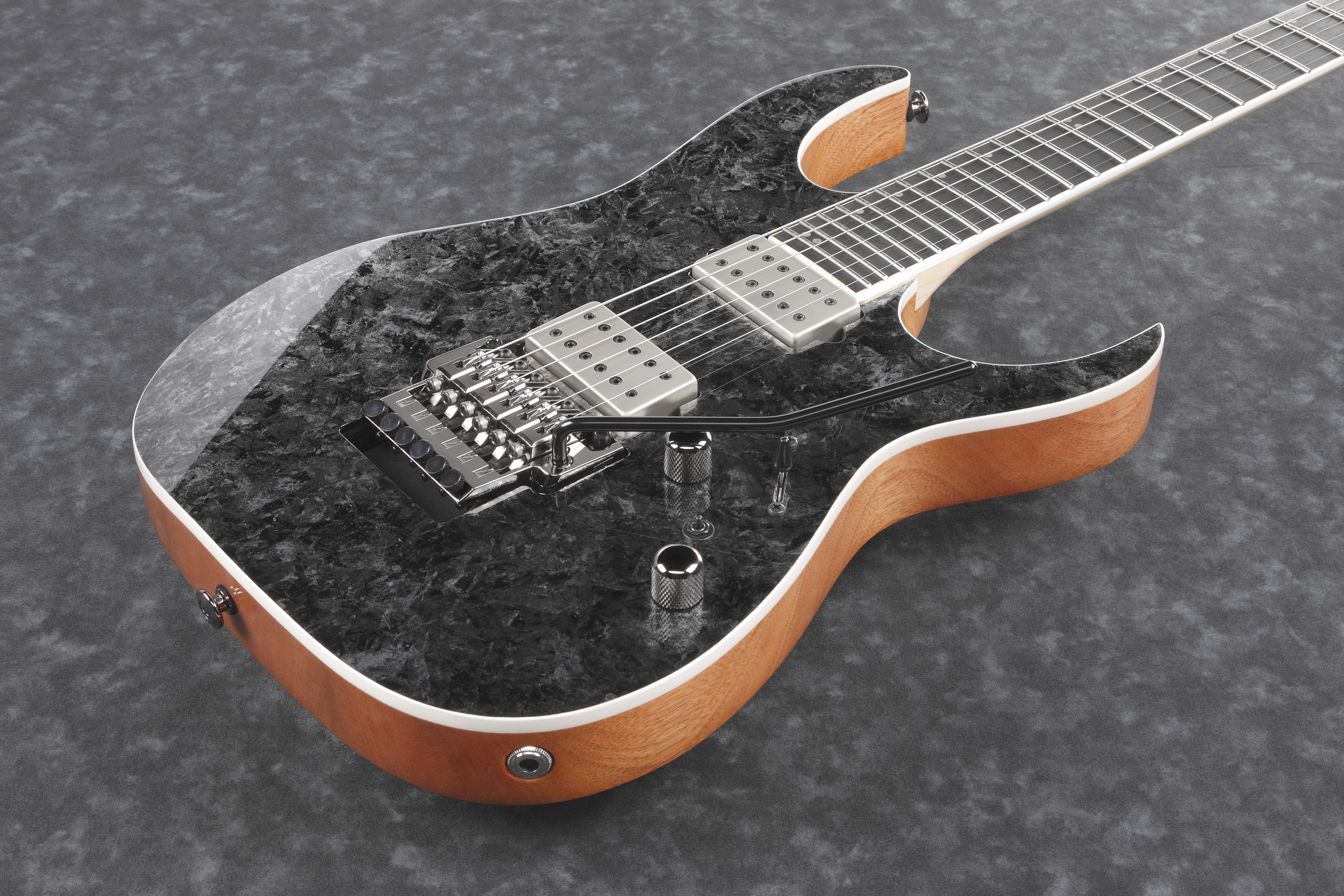 ibanez-rg5320r-csw_69e9e4eb7b751.jpg