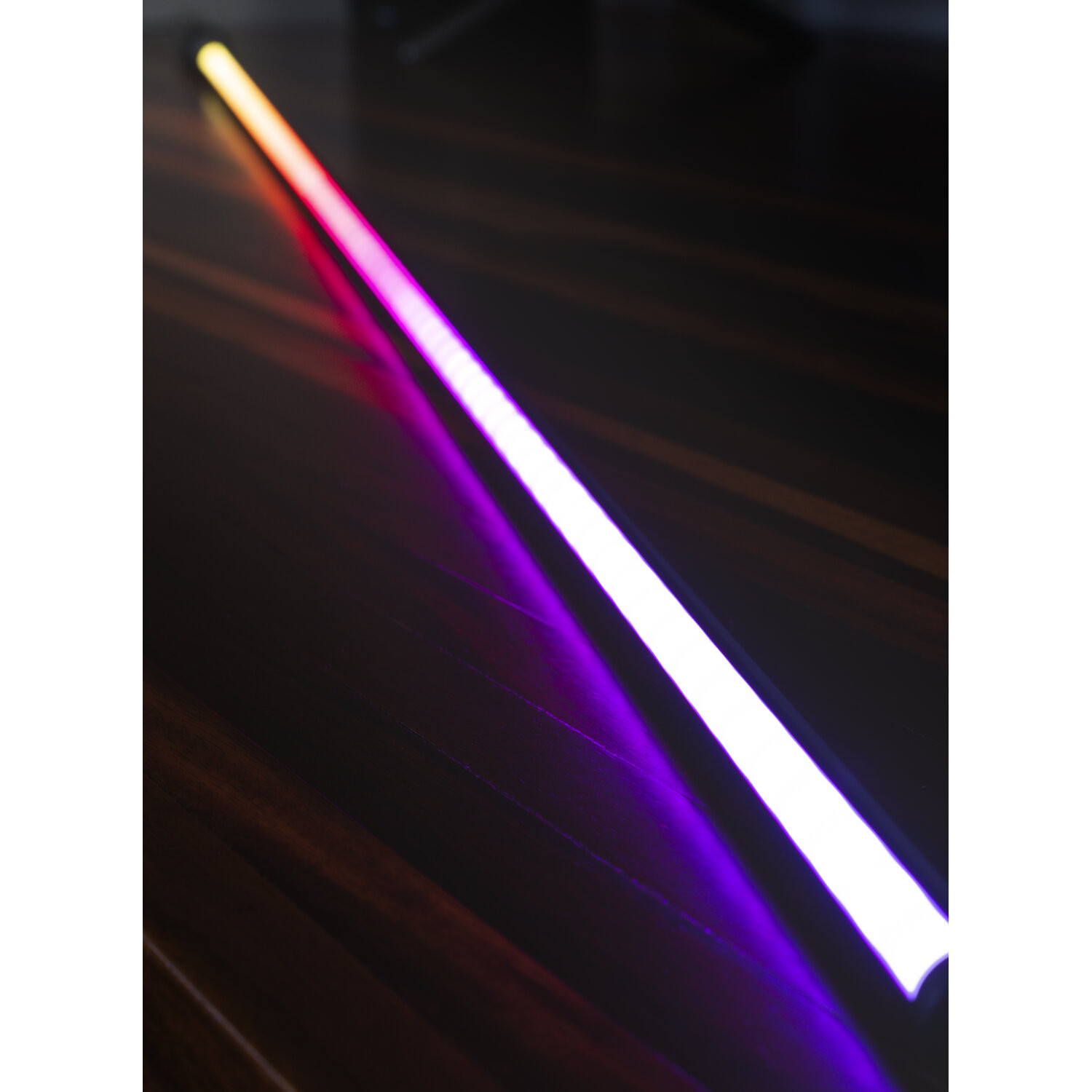 ibiza-tubo-led-rgb-18m-bluetooth-c-suporte-branco_6659af0ba15cf.jpg