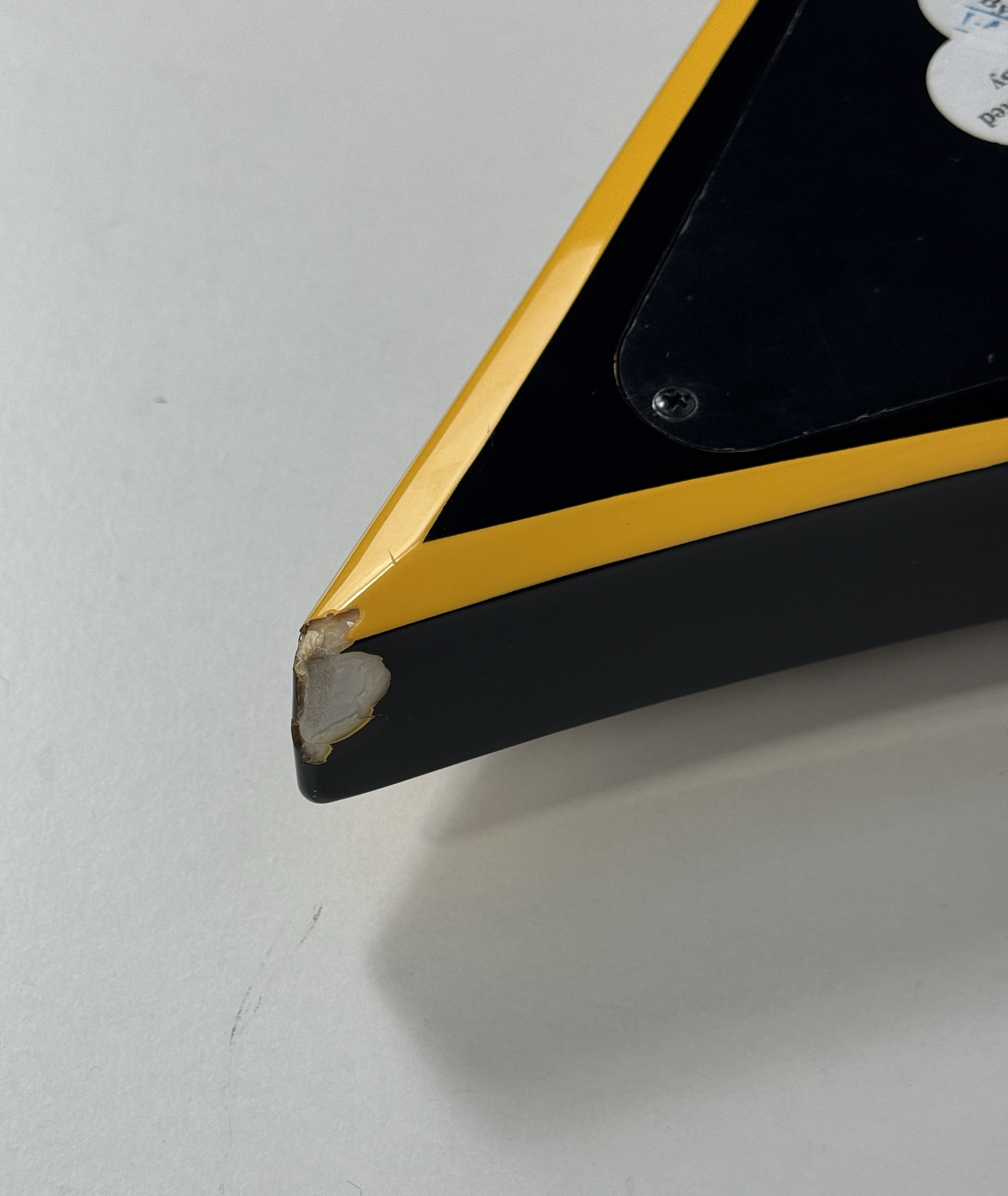 jackson-rrx24-black-w-yellow-bevels-b-stock_681109ee9764a.png