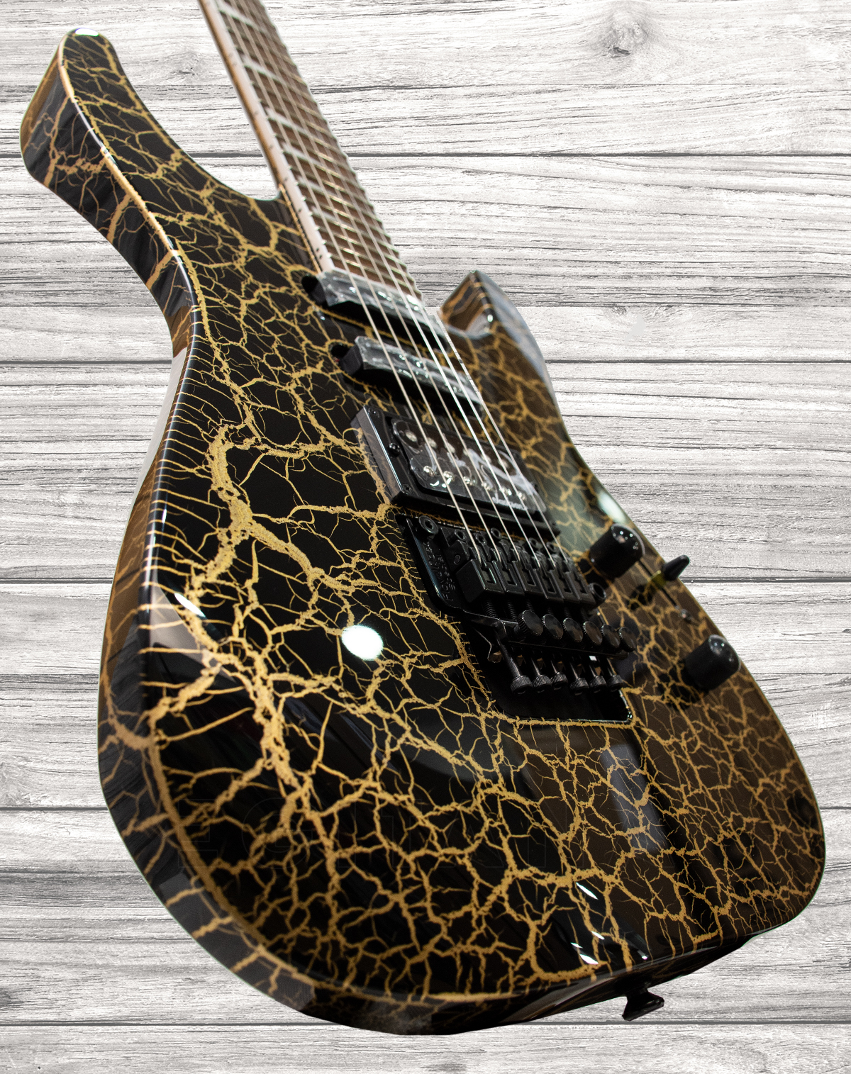 jackson-sl3xdx-soloist-gold-crackle_5f20565aed650.jpg