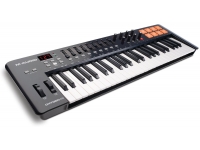 M-Audio Oxygen 49 Mk4
49 Teclas de tamanho completo com ação synth sensíveis à velocidade
8 Trigger pads sensíveis à velocidade
8 Knobs atribuíveis
9 fader atribuíveis
Botões de transporte para controlo DAW
Automaps para DAWs populares: Ableton Live, Pro Tools, Logic, Cubase emais
Visor LCD
Alimentação USB
Suporte plug-and-play com conectividade USB-MIDI
Entrada para pedal de sustain
Software incluído: Ableton Live Lite e SONiVOX Twist Synth
M-Audio Oxygen 49 Mk4
49 Teclas de tamanho completo com ação synth sensíveis à velocidade
8 Trigger pads sensíveis à velocidade
8 Knobs atribuíveis
9 fader atribuíveis
Botões de transporte para controlo DAW
Automaps para DAWs populares: Ableton Live, Pro Tools, Logic, Cubase emais
Visor LCD
Alimentação USB
Suporte plug-and-play com conectividade USB-MIDI
Entrada para pedal de sustain
Software incluído: Ableton Live Lite e SONiVOX Twist Synth