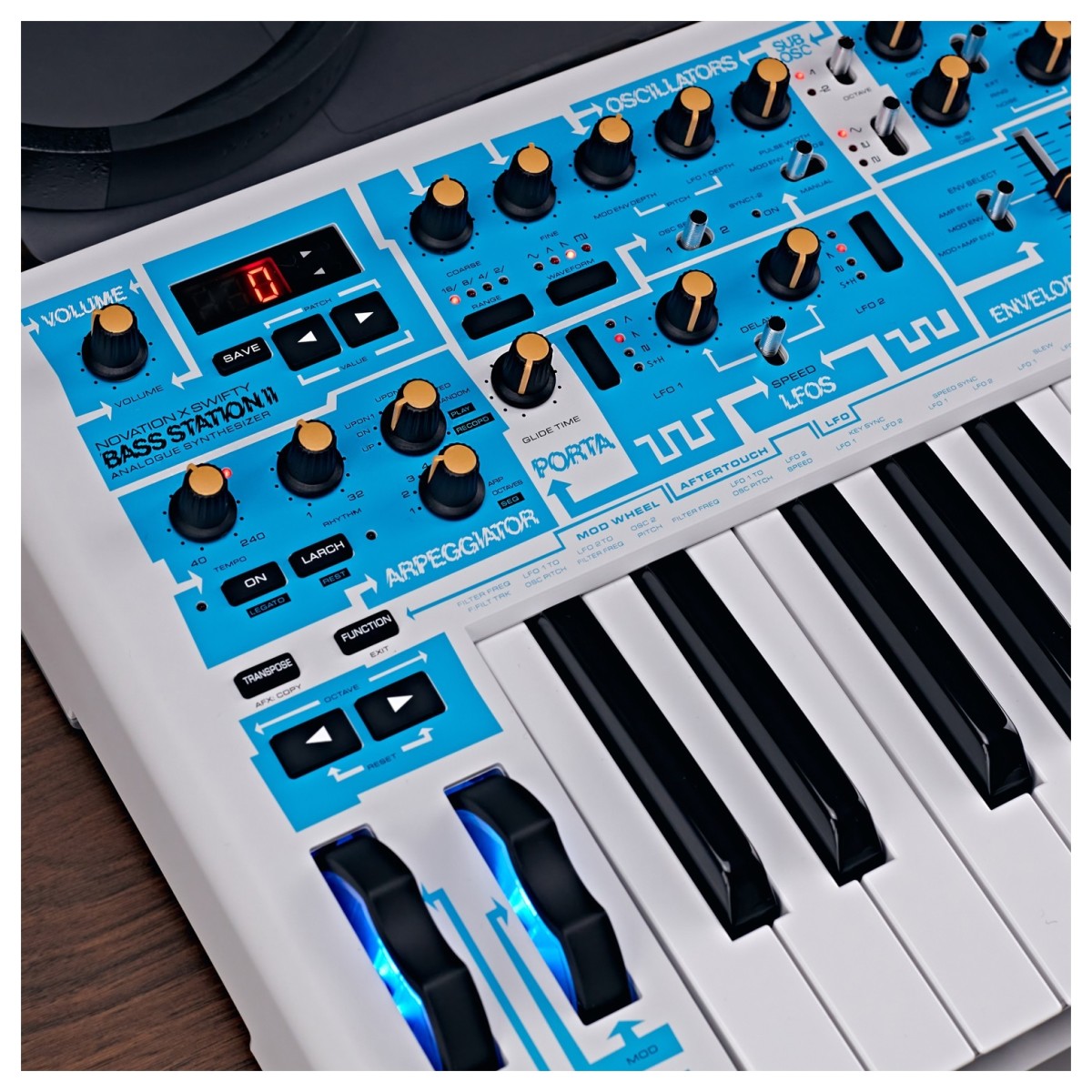 novation-bass-station-ii-swifty-edition_68dbd4c6999eb.jpg