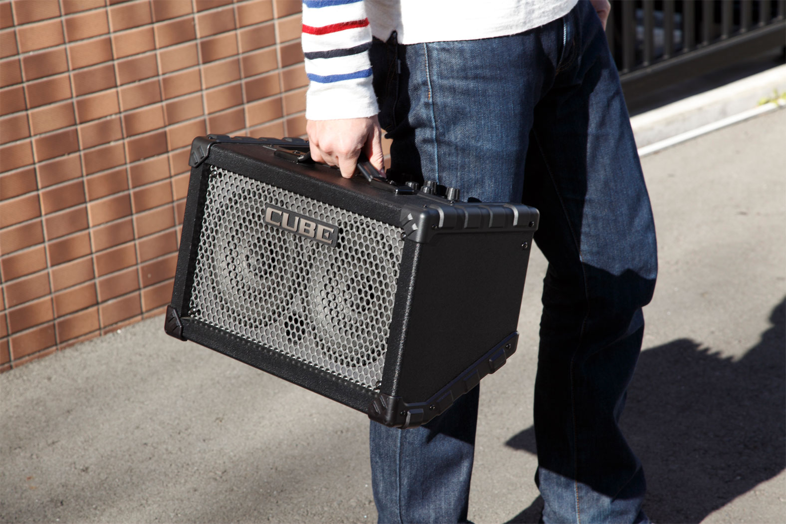 roland-cube-street-bk_5f15aa300add2.jpg