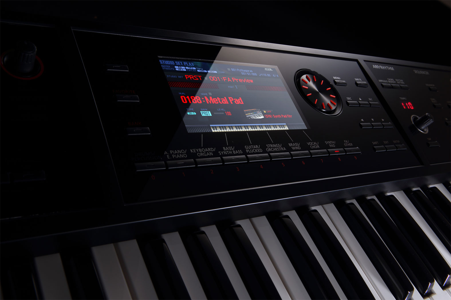 roland-fa-06_5f118f0fe9c5e.jpg